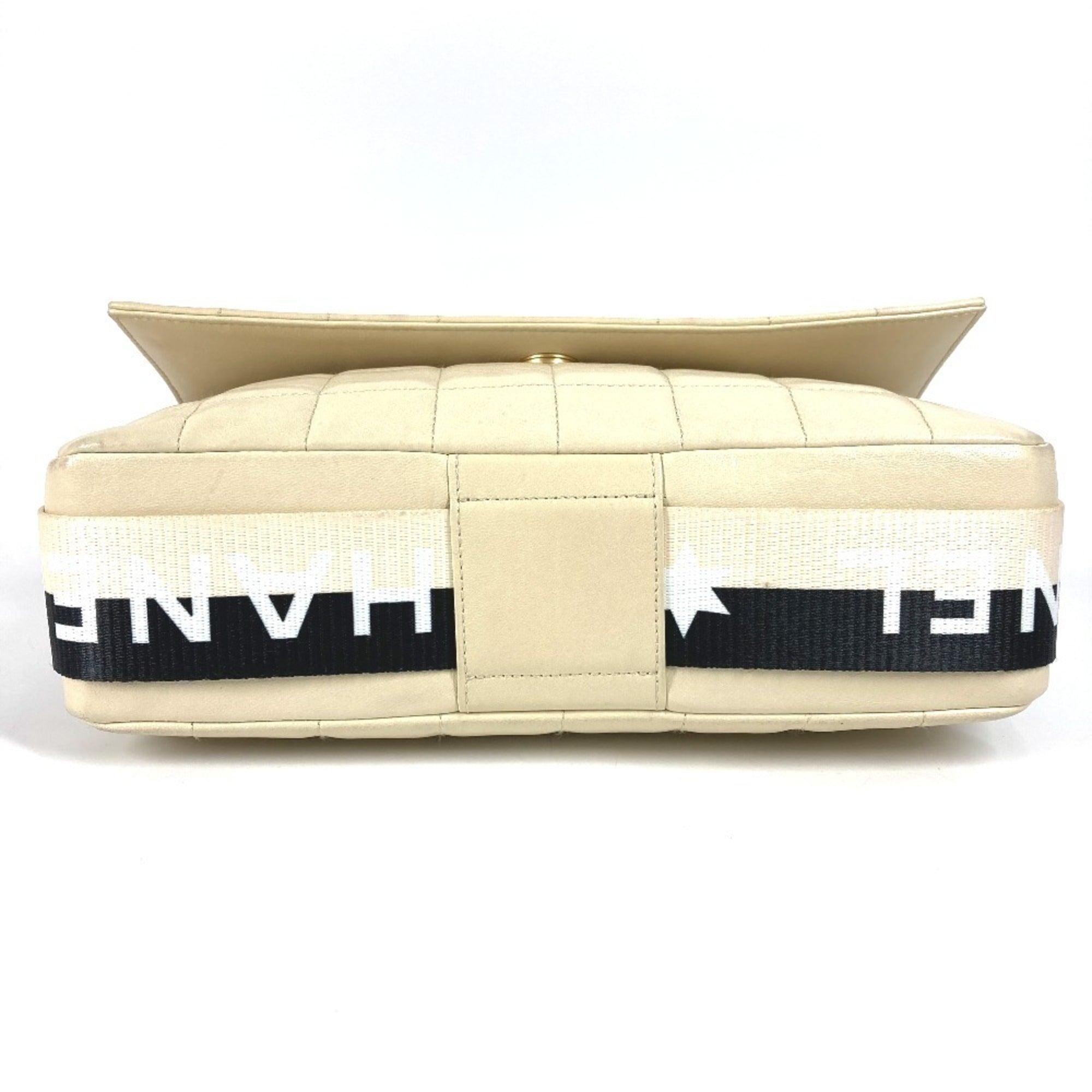 Chanel Chocolate Bar Black White Leather Pochette Shoulder Bag (Pre-Owned)