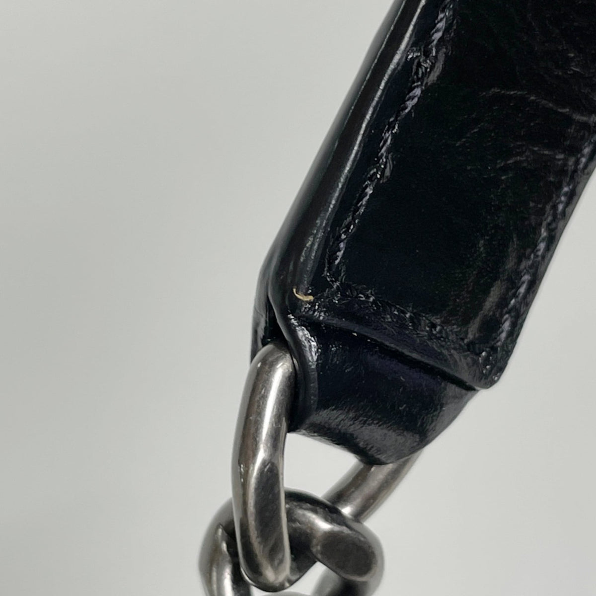 Saint Laurent Black Leather Shoulder Bag (Pre-Owned)
