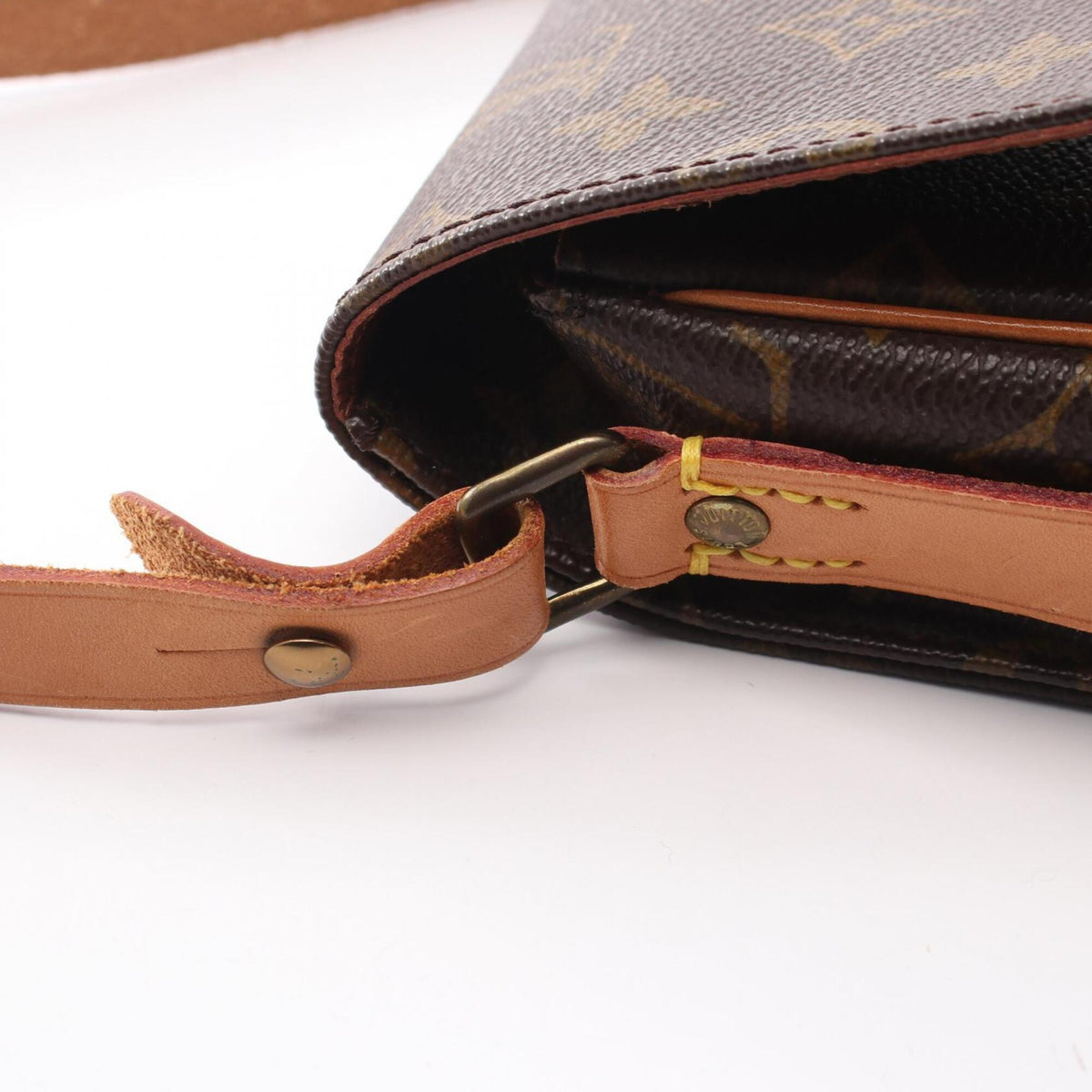 Louis Vuitton Brown Monogram Monogram Shoulder Bag (Pre-Owned)