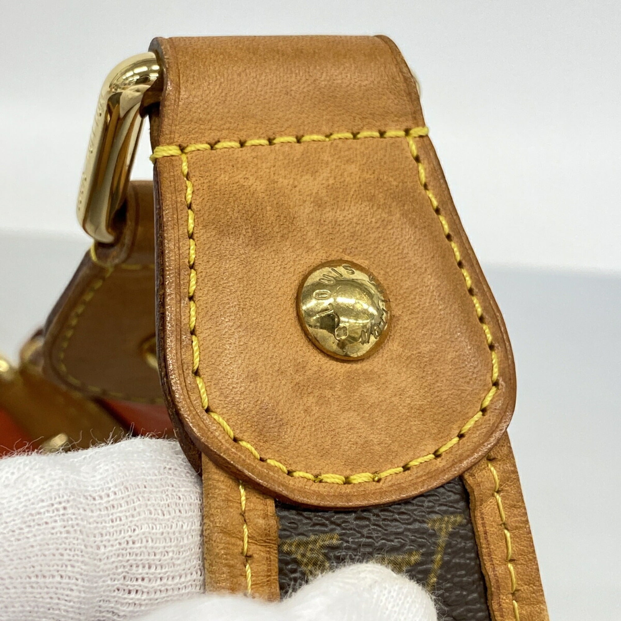 Louis Vuitton Lv Orange Shoulder Bag (Pre-Owned)
