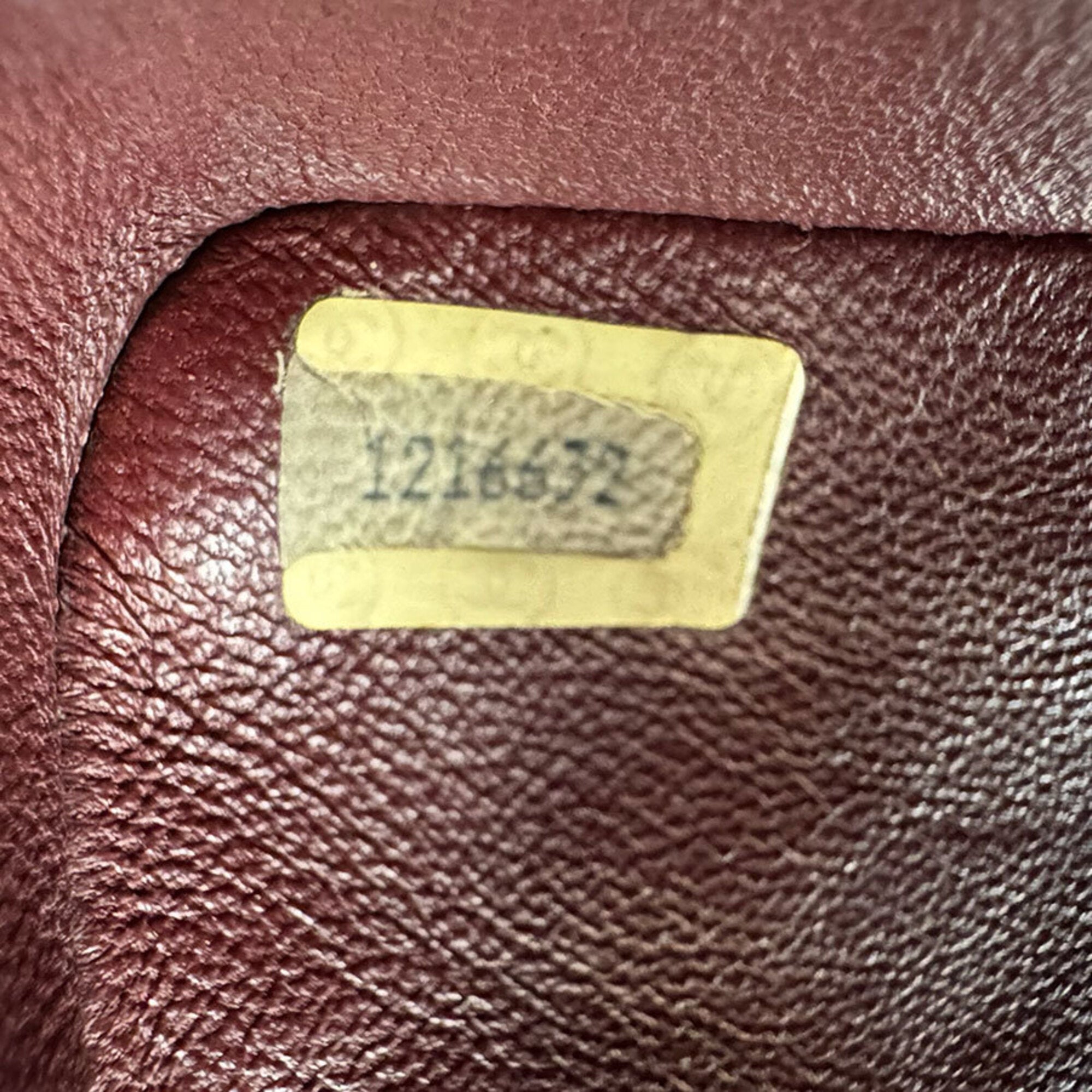 Chanel Black Leather Shoulder Bag (Pre-Owned)