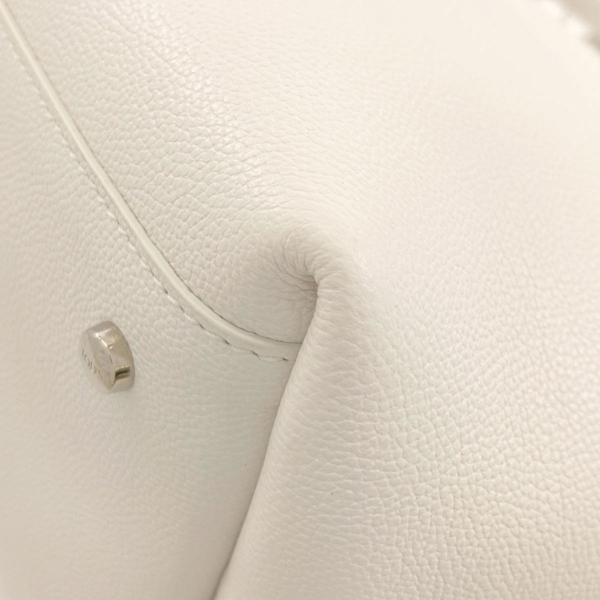 Tod's White Leather Tote Bag (Pre-Owned)
