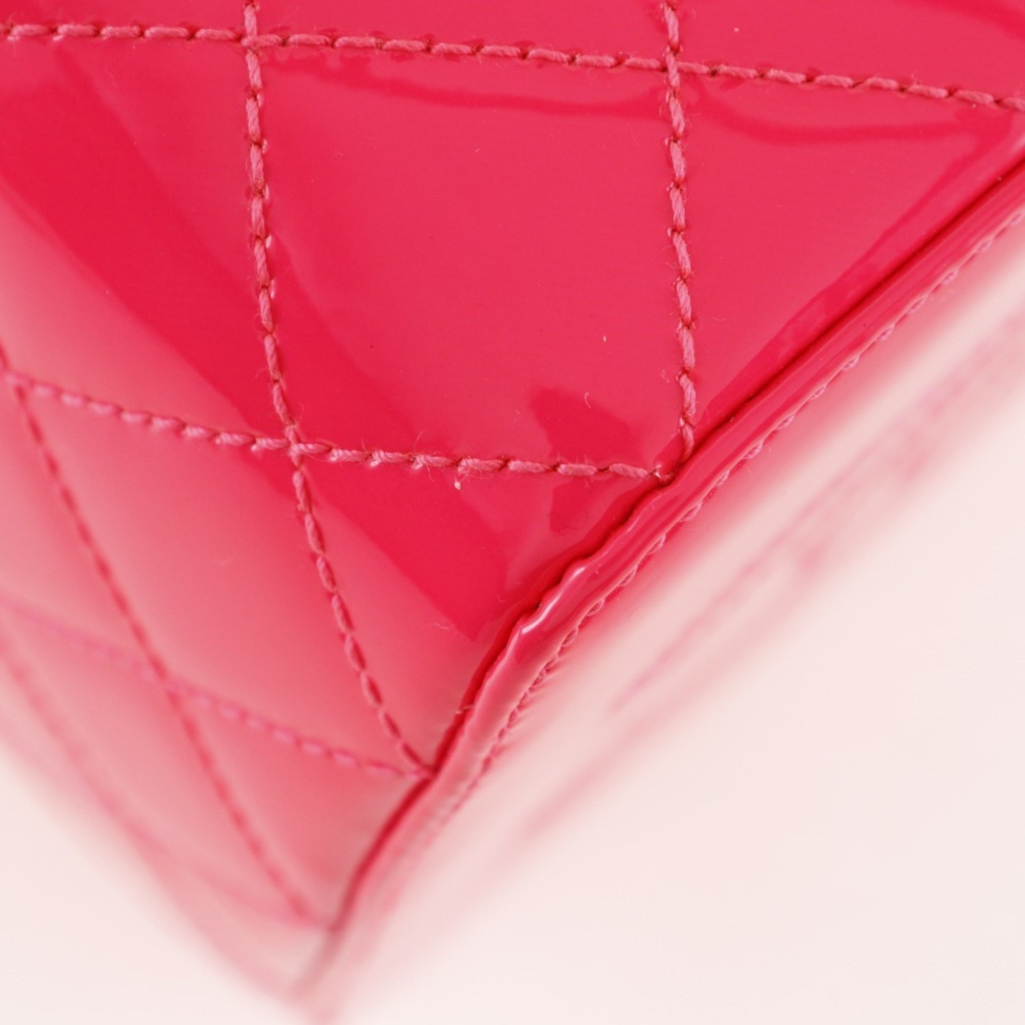 Chanel Pink Patent Leather Handbag (Pre-Owned)