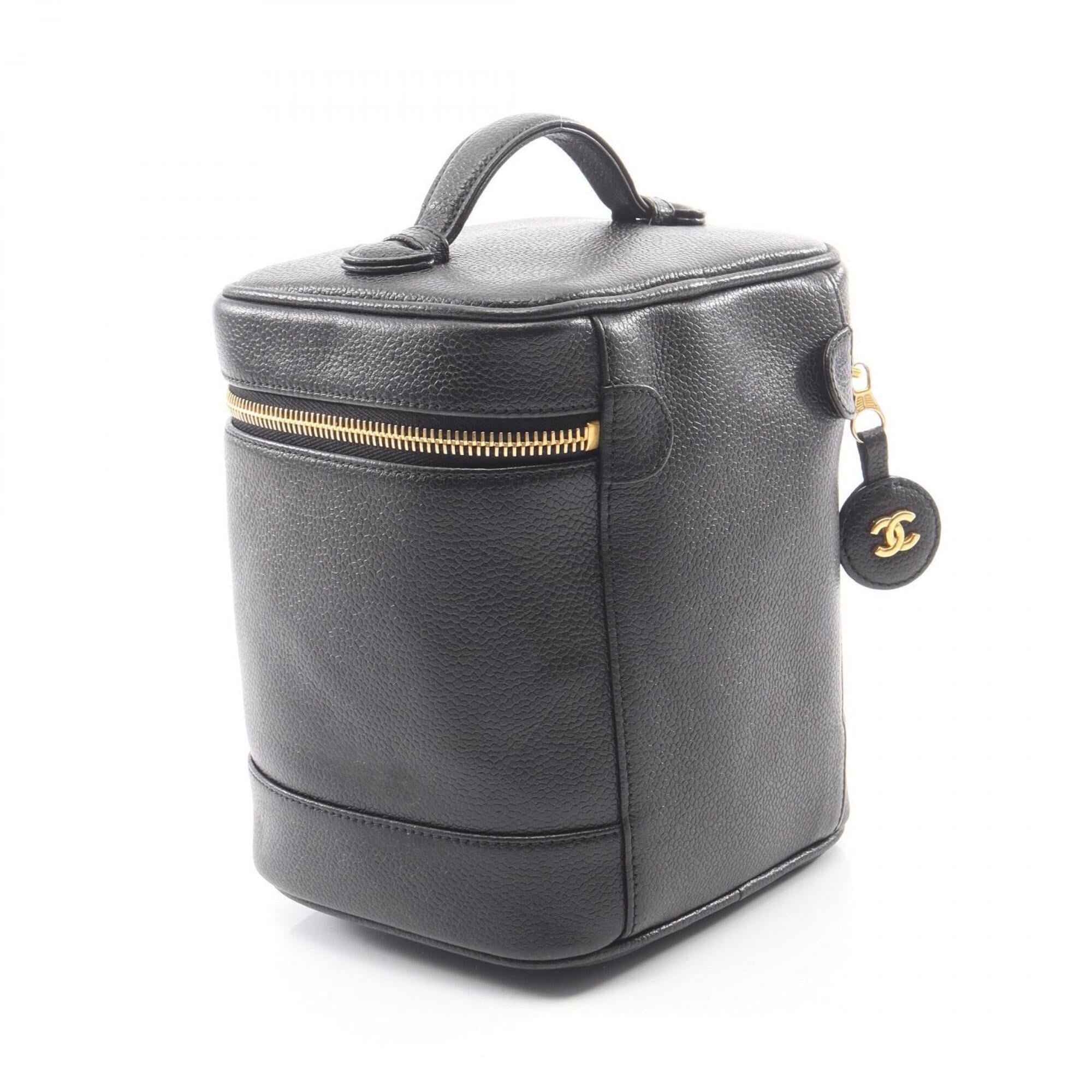 Chanel Black Grained Calfskin Handbag (Pre-Owned)