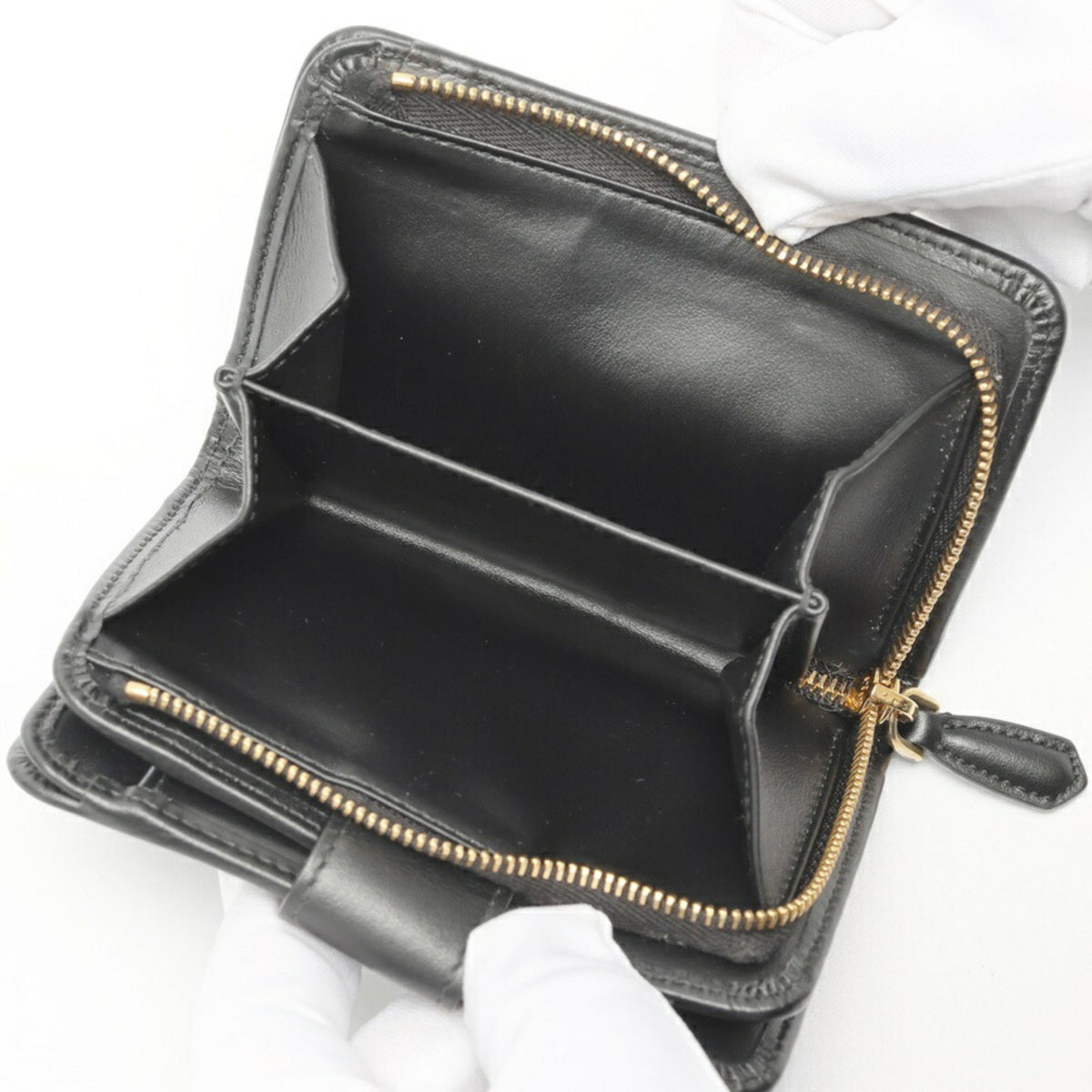 Prada Black Leather Wallet (Bi-Fold) (Pre-Owned)