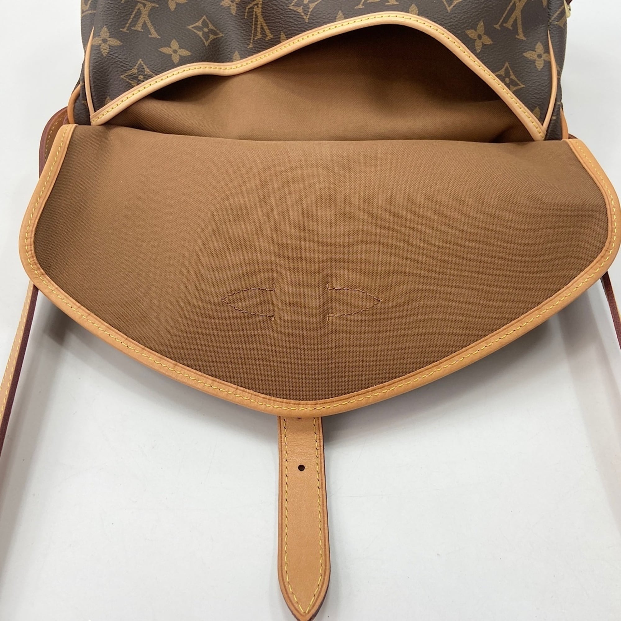Louis Vuitton Brown Monogram Monogram Shoulder Bag (Pre-Owned)