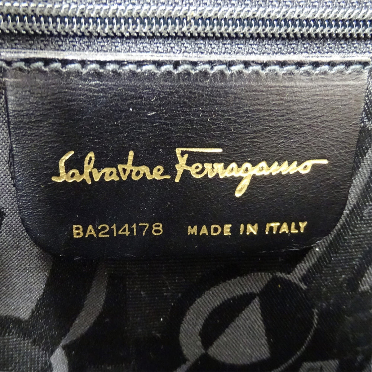 Salvatore Ferragamo Black Leather Handbag Shoulder Bag (Pre-Owned)