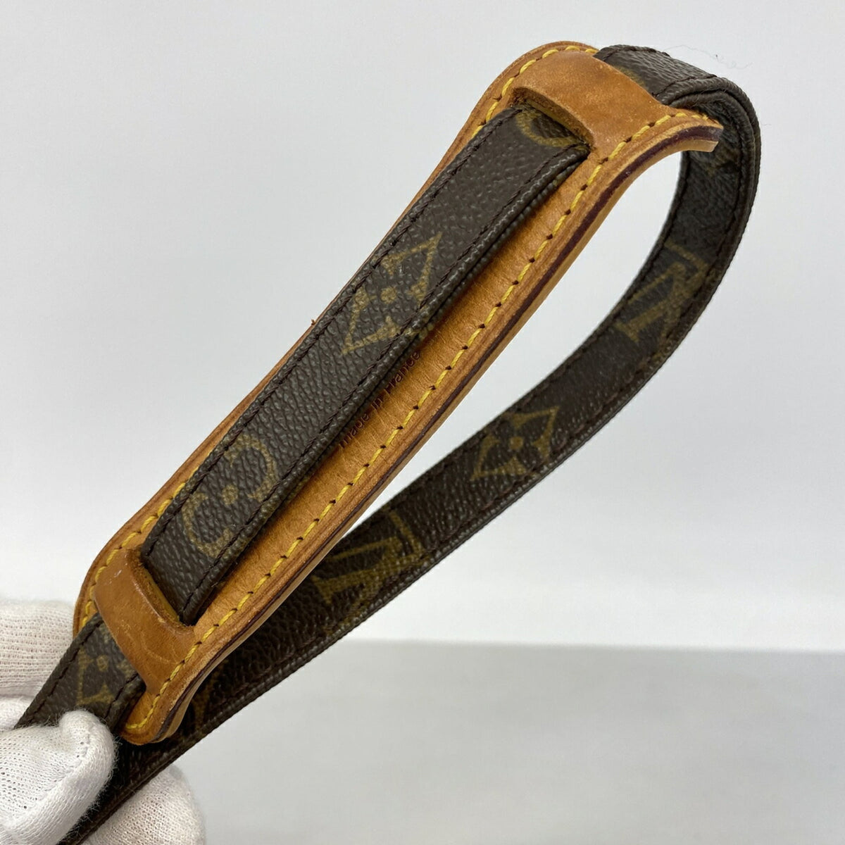 Louis Vuitton Brown Shoulder Bag (Pre-Owned)