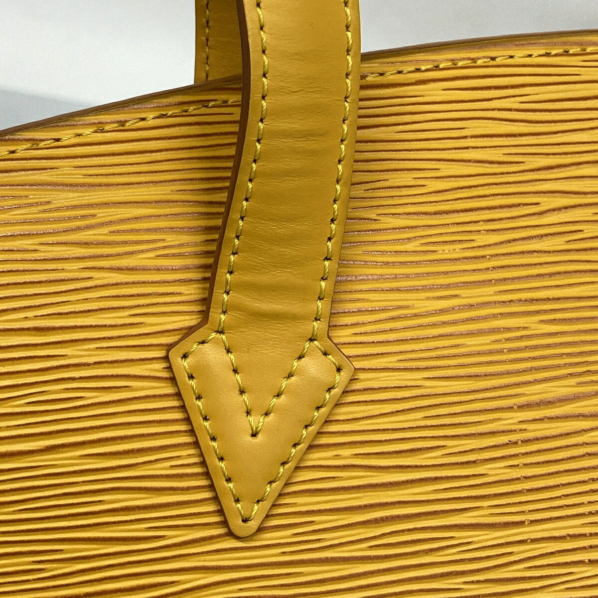Louis Vuitton Jaune Shoulder Bag (Pre-Owned)
