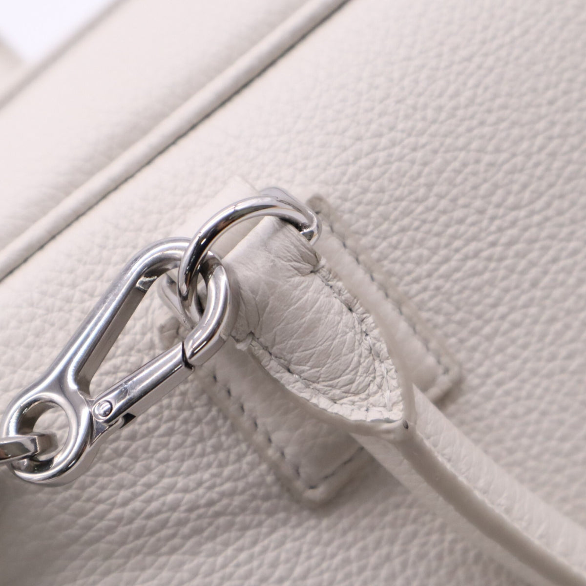Loewe Amazona White Leather Handbag Shoulder Bag (Pre-Owned)