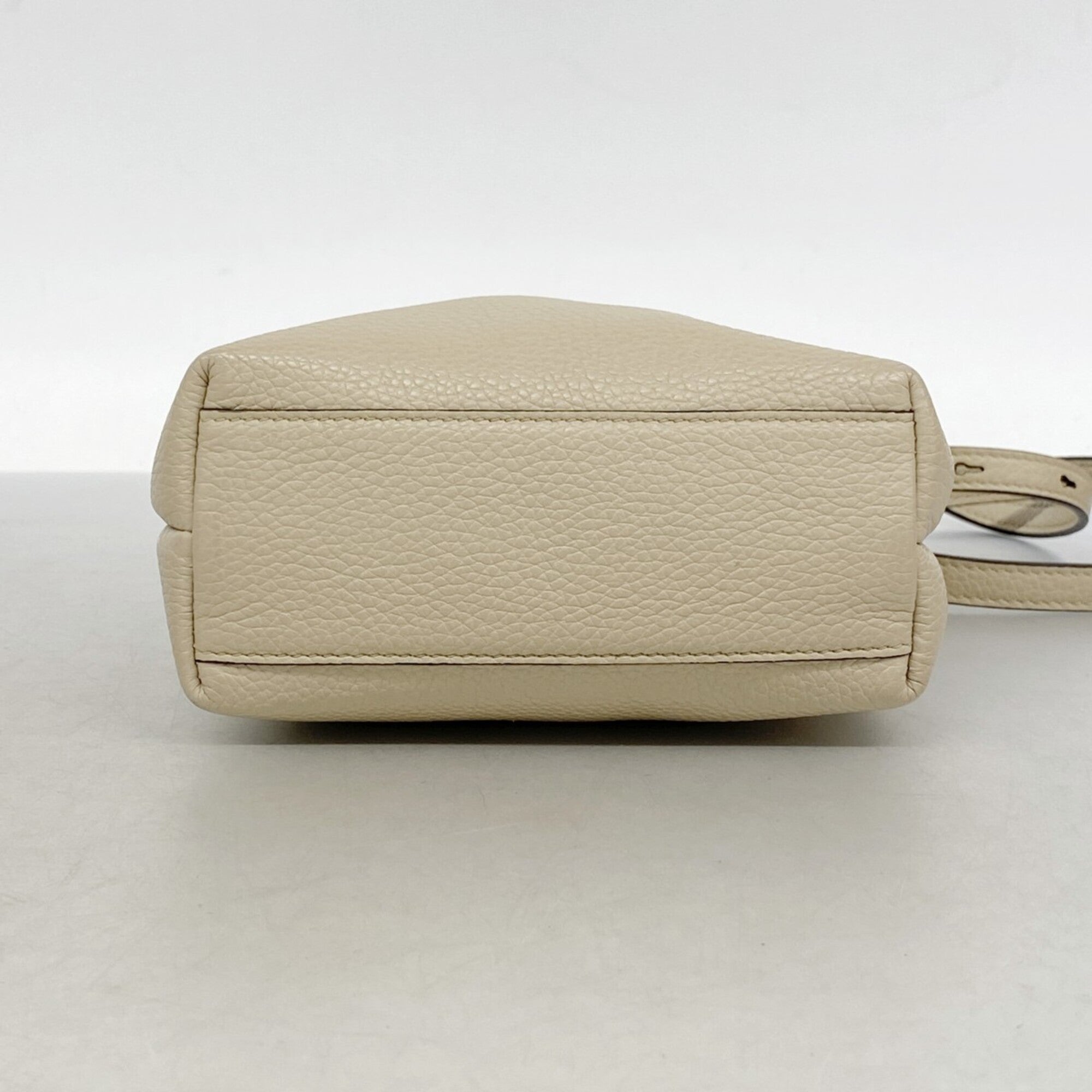 Salvatore Ferragamo Beige Leather Handbag (Pre-Owned)