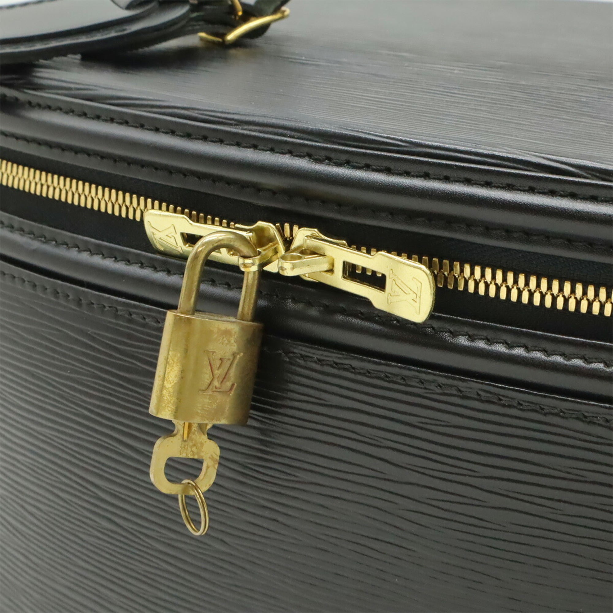 Louis Vuitton Noir Epi Leather Handbag Shoulder Bag Vanity Bag (Pre-Owned)