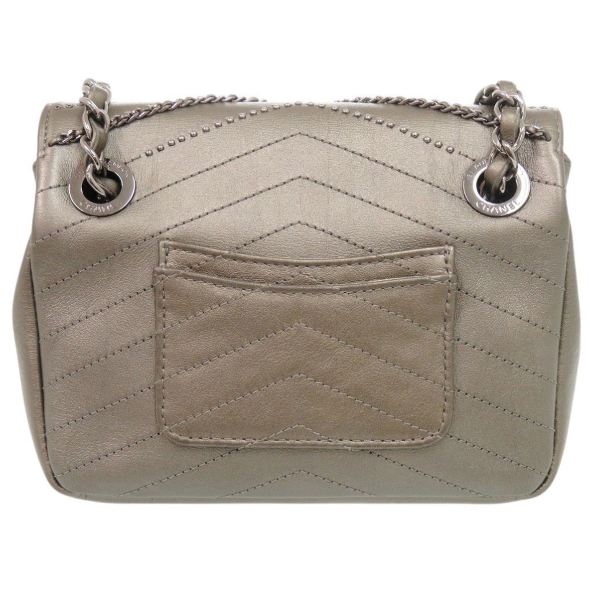 Chanel Gray Leather Shoulder Bag (Pre-Owned)