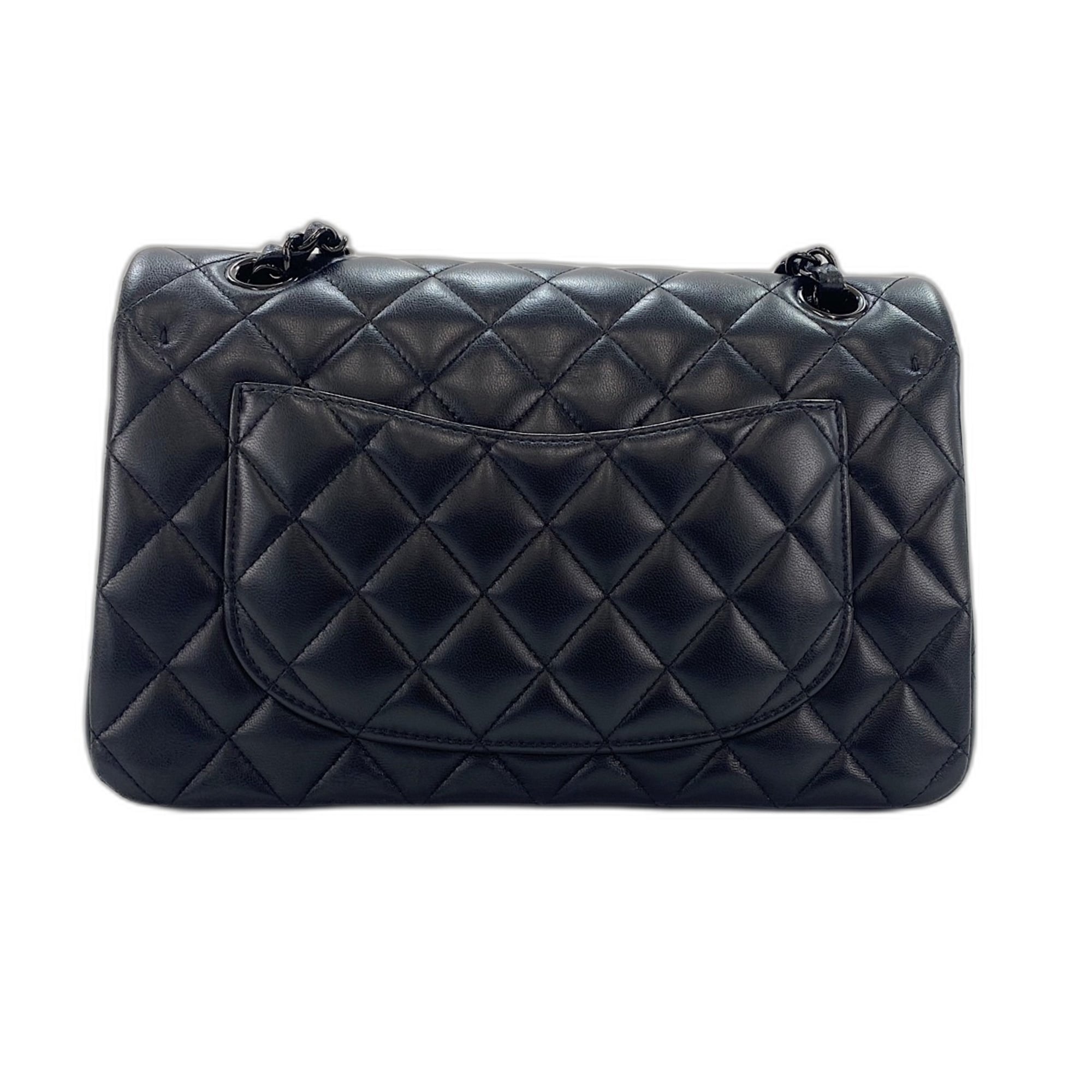 Chanel Black Shoulder Bag (Pre-Owned)
