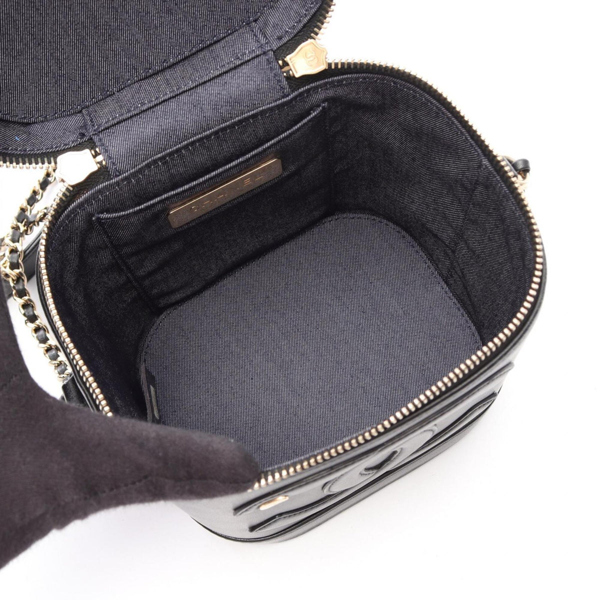 Chanel Black Leather Handbag (Pre-Owned)