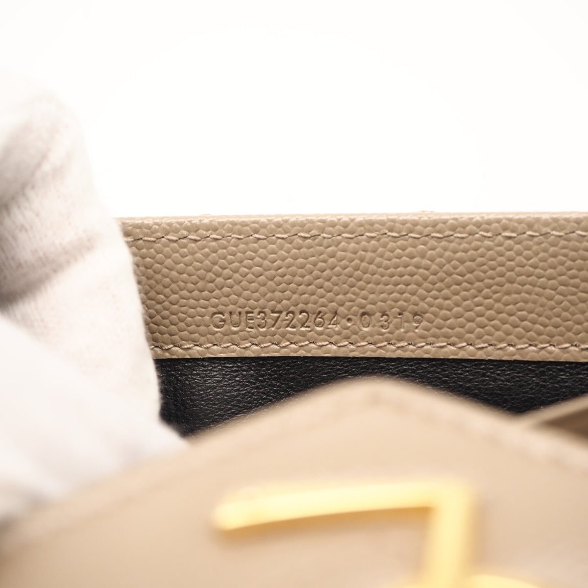 Yves Saint Laurent Beige Leather Long Wallet (Bi-Fold) (Pre-Owned)