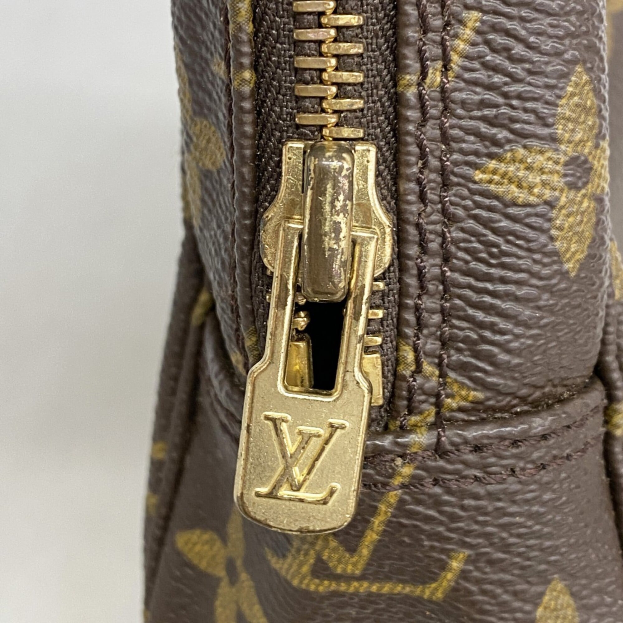 Louis Vuitton Brown Pouch (Pre-Owned)