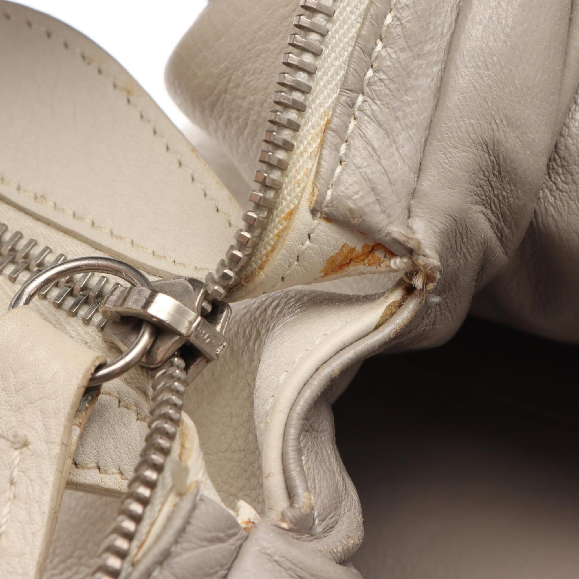 Christian Dior White Leather Handbag (Pre-Owned)