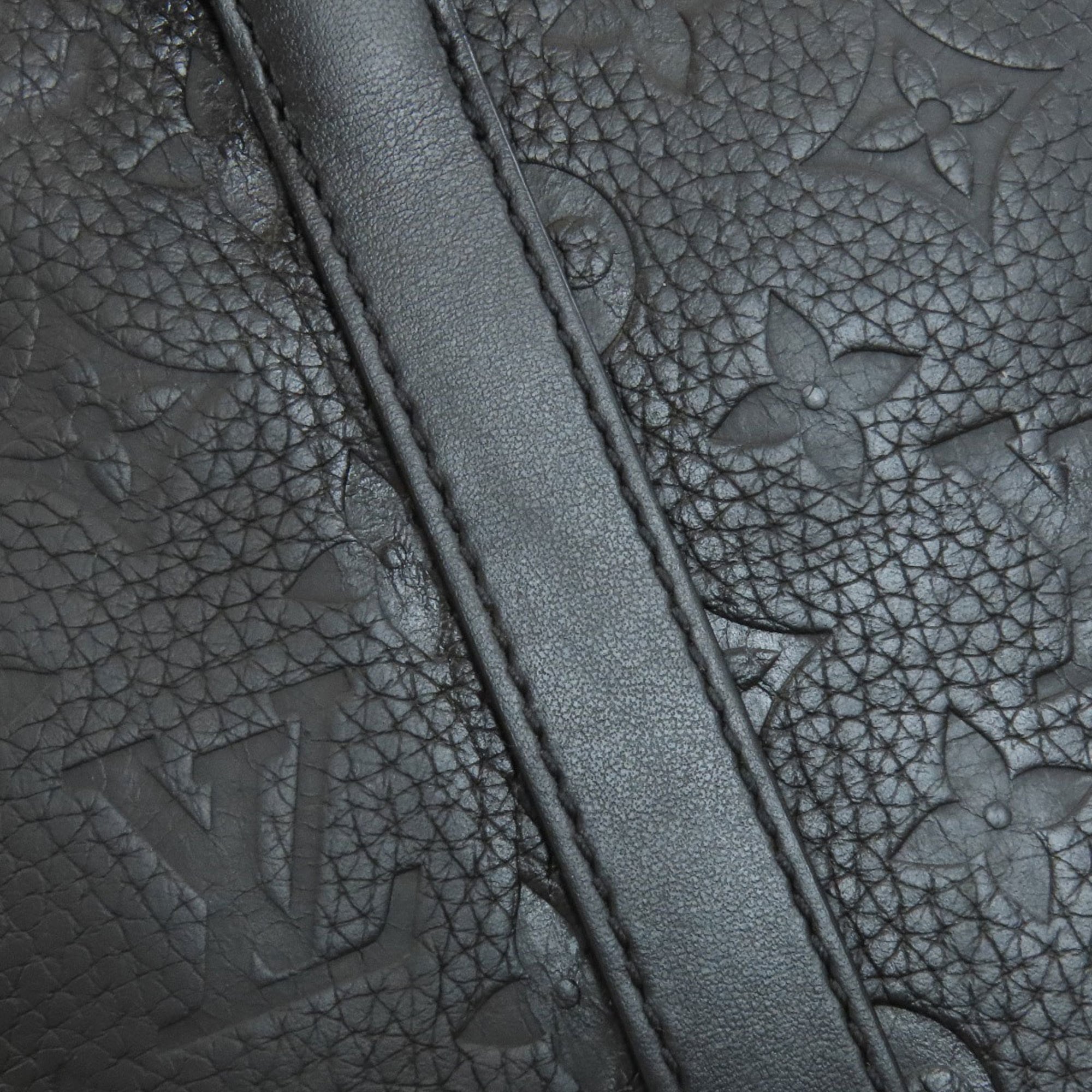 Louis Vuitton Black Leather Handbag (Pre-Owned)