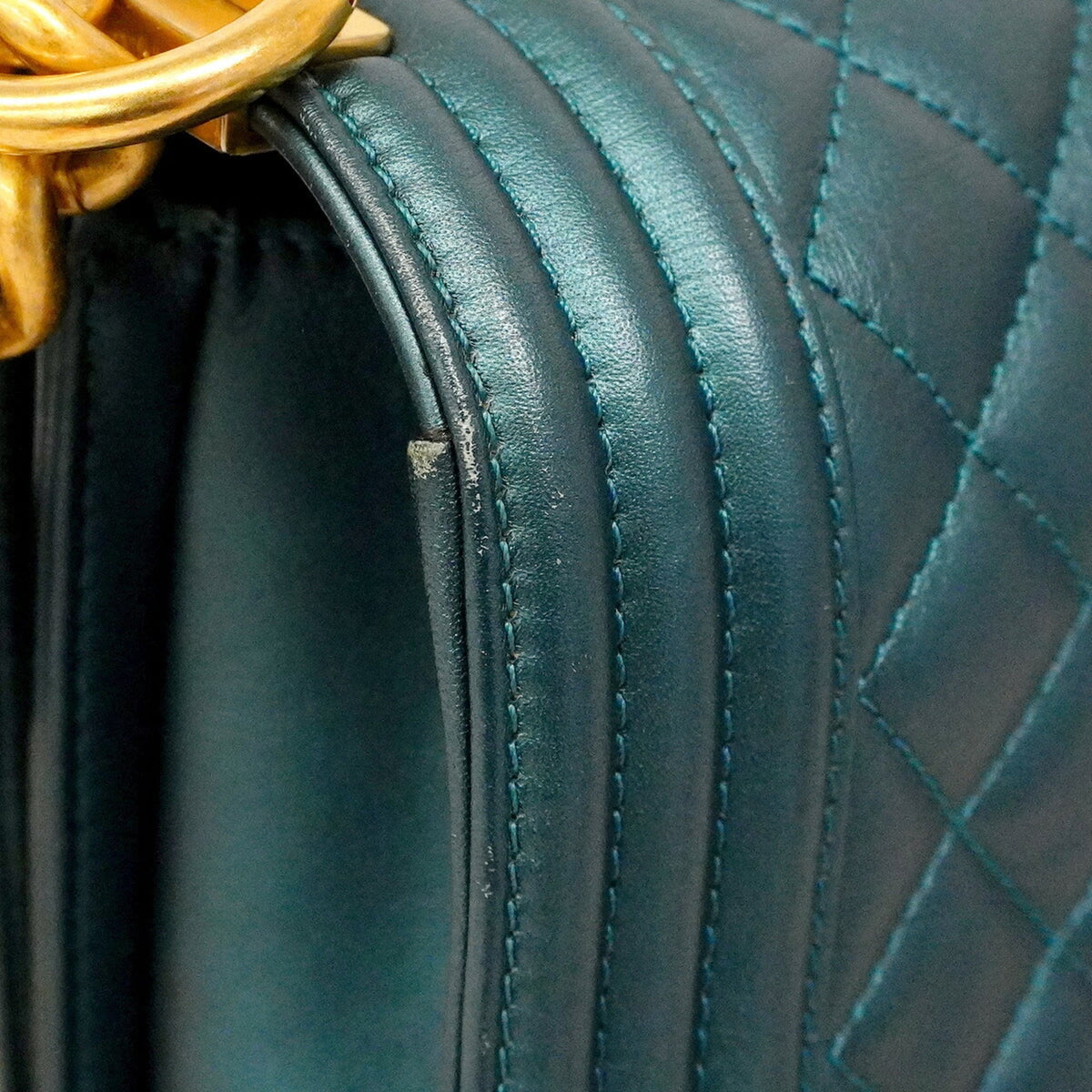 Chanel Blue Leather Shoulder Bag (Pre-Owned)