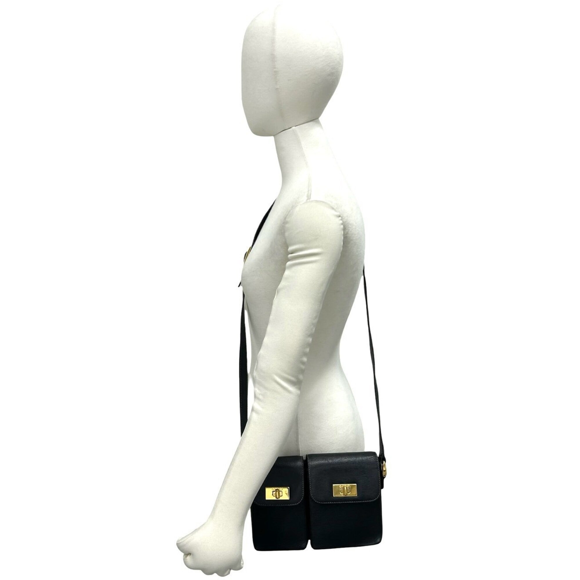 Gucci Black Leather Pochette Shoulder Bag (Pre-Owned)
