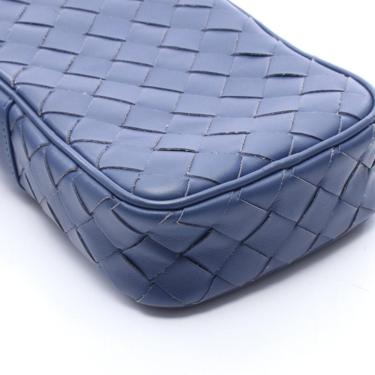 Bottega Veneta Navy Intrecciato Pochette Shoulder Bag (Pre-Owned)