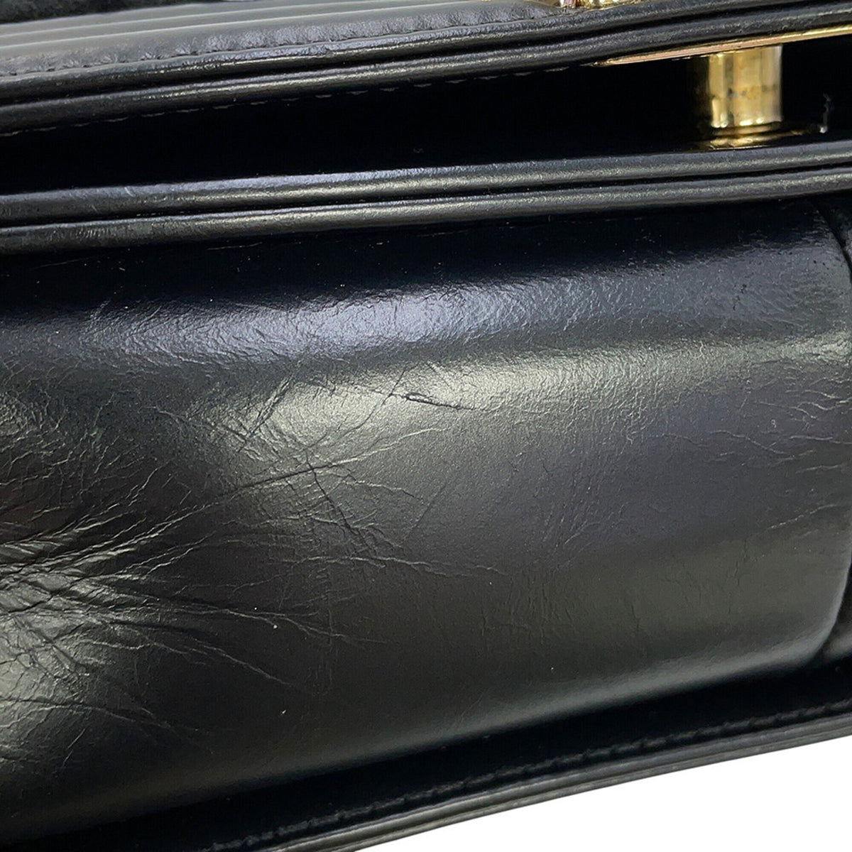Chanel Boy Chanel Black Leather Handbag Shoulder Bag (Pre-Owned)