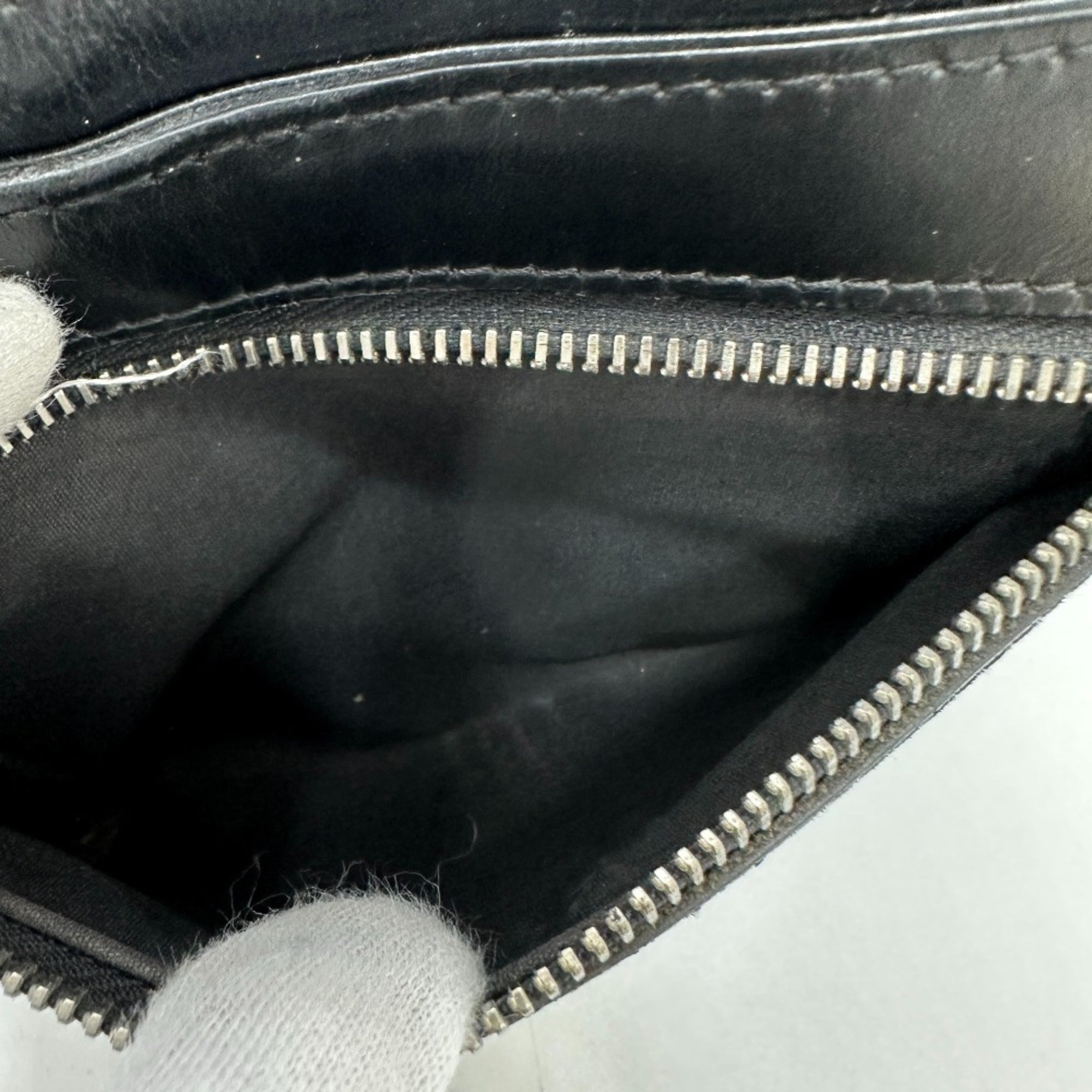 Louis Vuitton Black Leather Handbag (Pre-Owned)