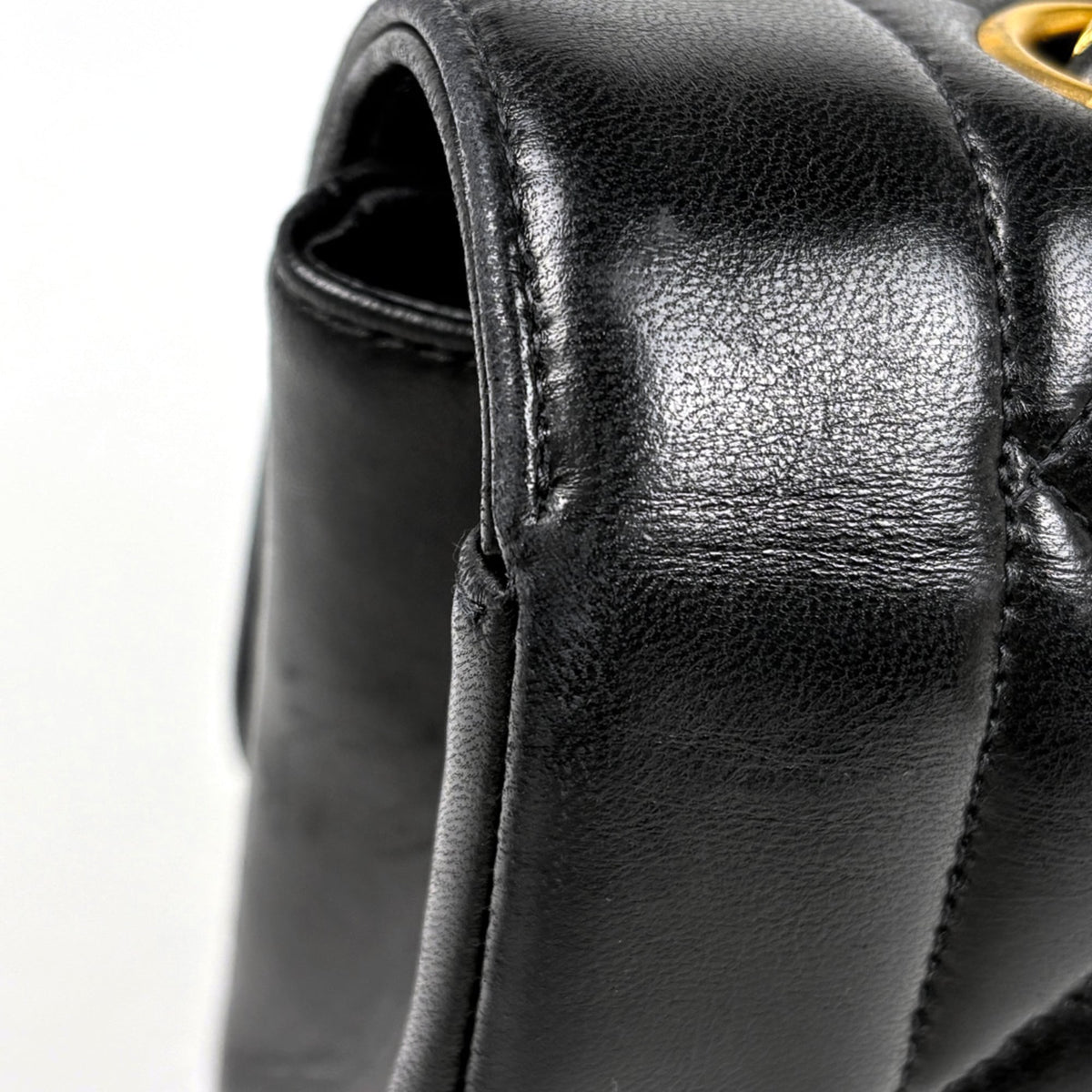 Chanel Black Leather Shoulder Bag (Pre-Owned)