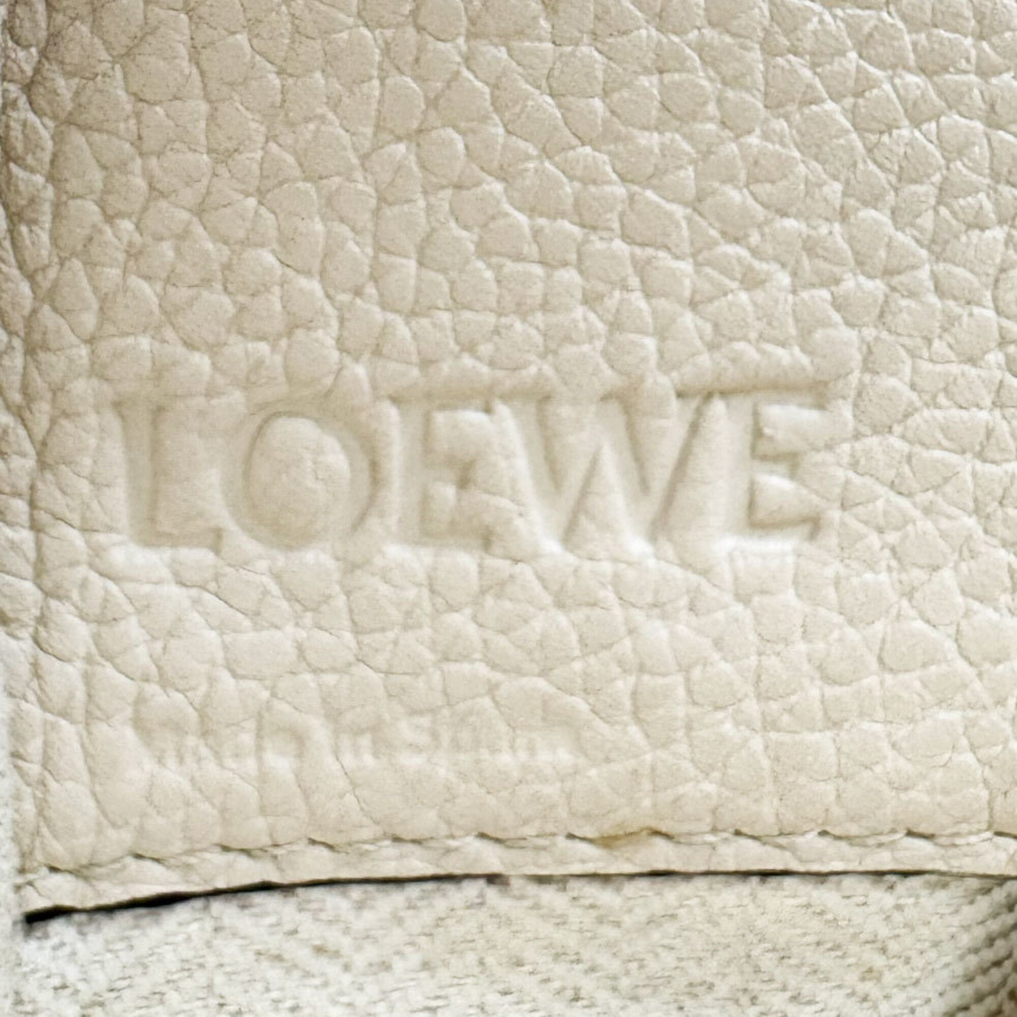 Loewe Cream Leather Handbag Shoulder Bag (Pre-Owned)