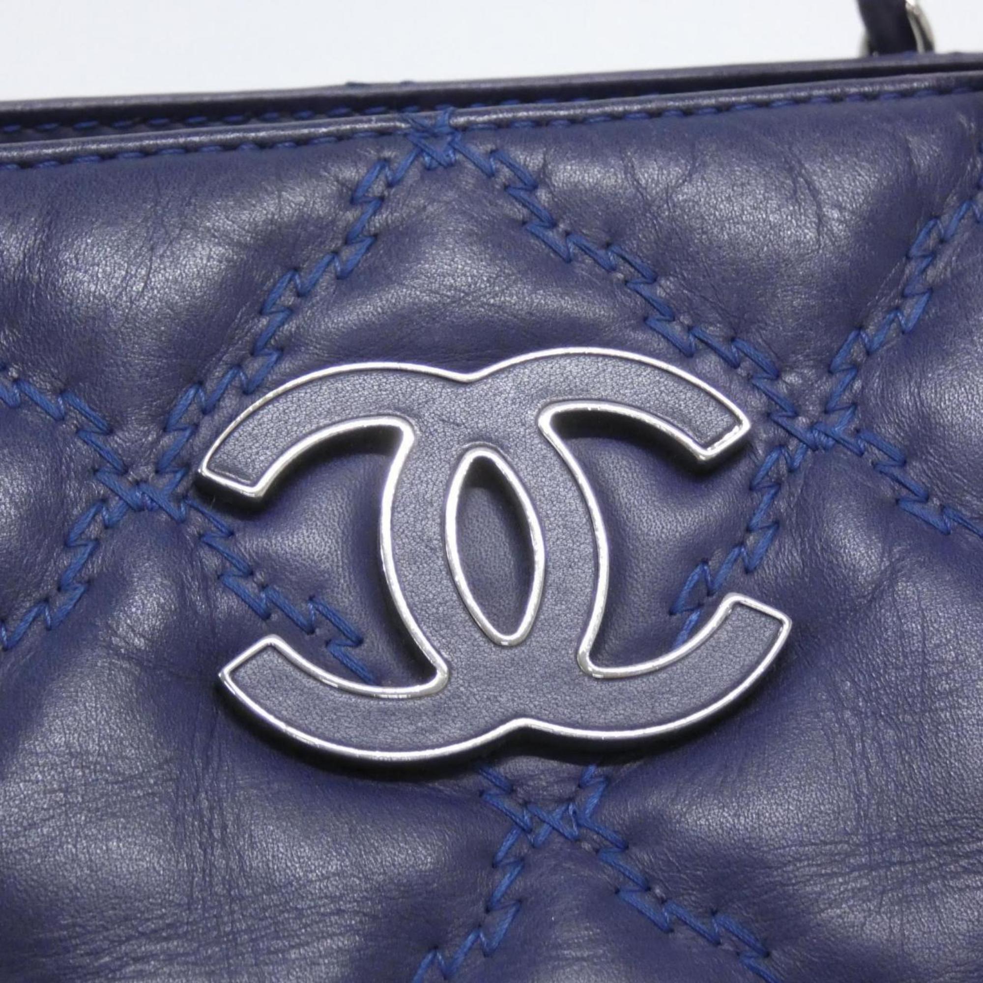 Chanel Blue Leather Shoulder Bag (Pre-Owned)