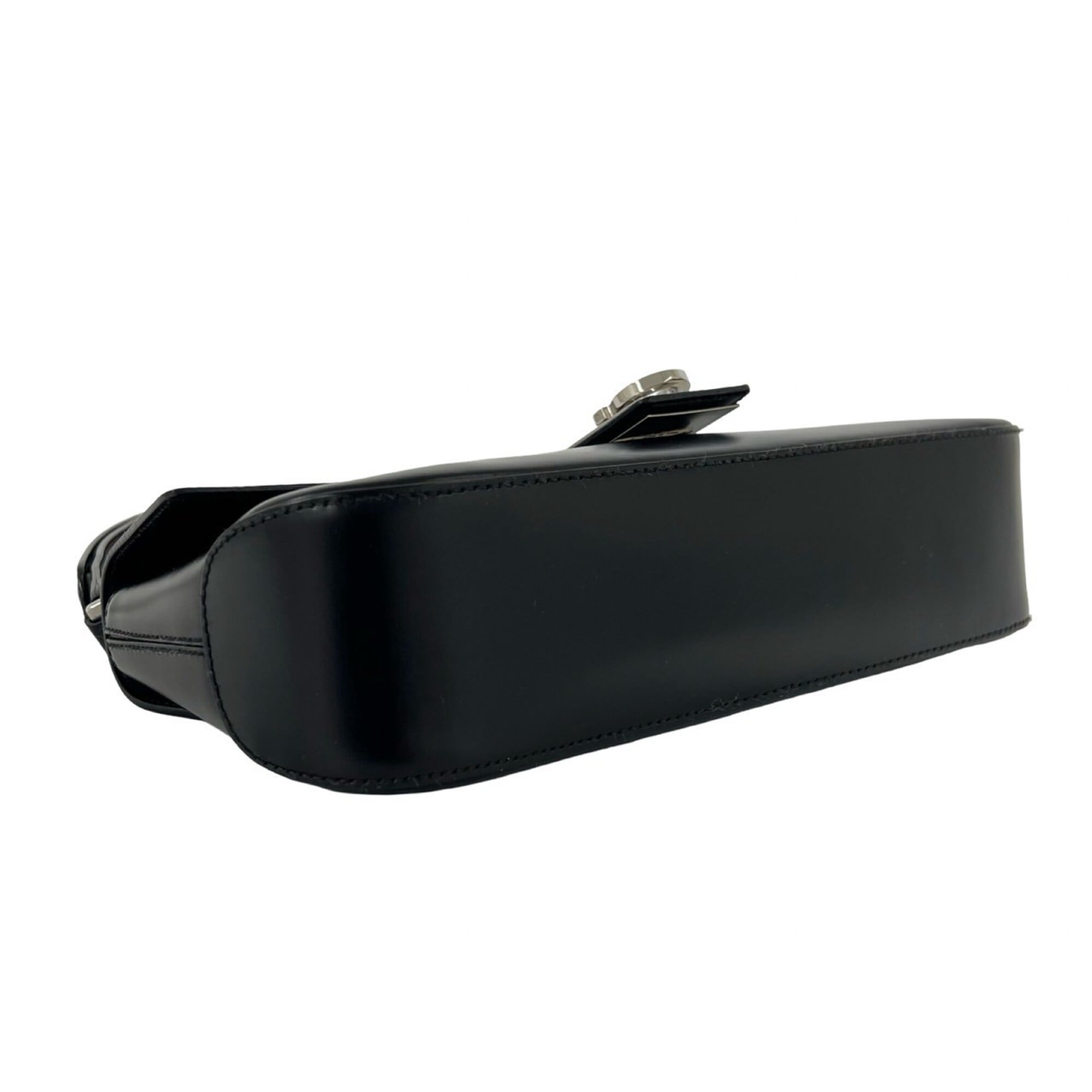 Salvatore Ferragamo Black Leather Shoulder Bag (Pre-Owned)