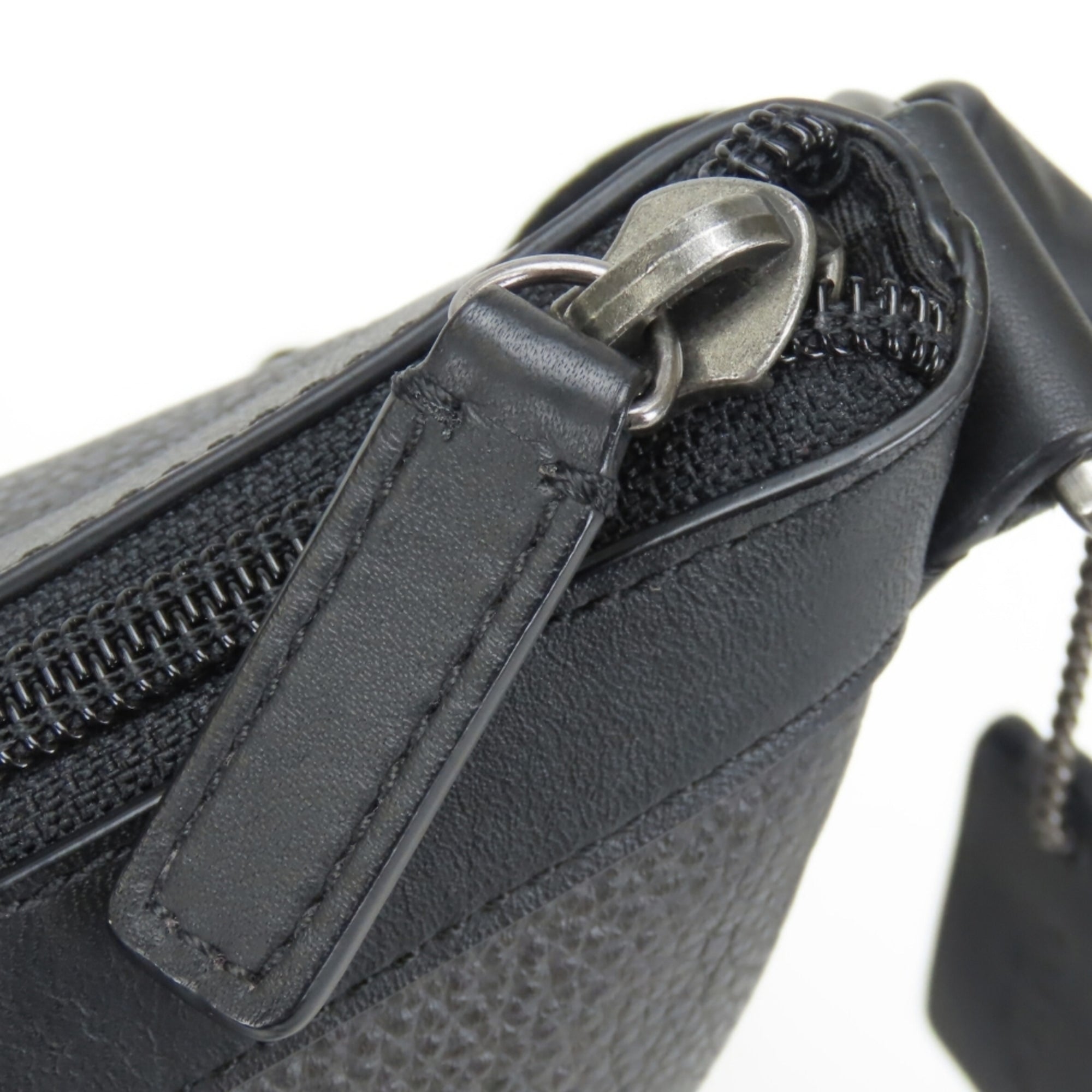 Coach Black Dark Gray Leather Shoulder Bag (Pre-Owned)
