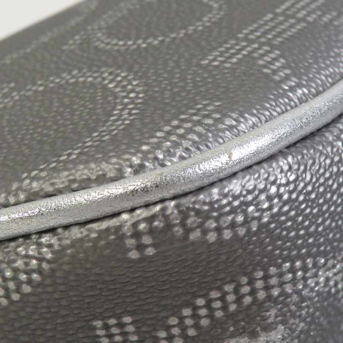 Salvatore Ferragamo Silver Leather Handbag (Pre-Owned)