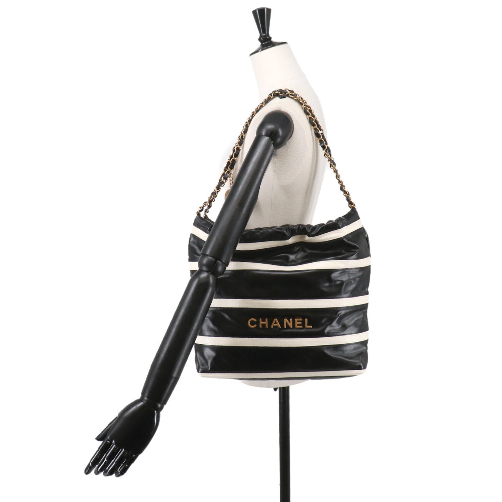 Chanel Black White Leather Handbag Pouch Shoulder Bag (Pre-Owned)
