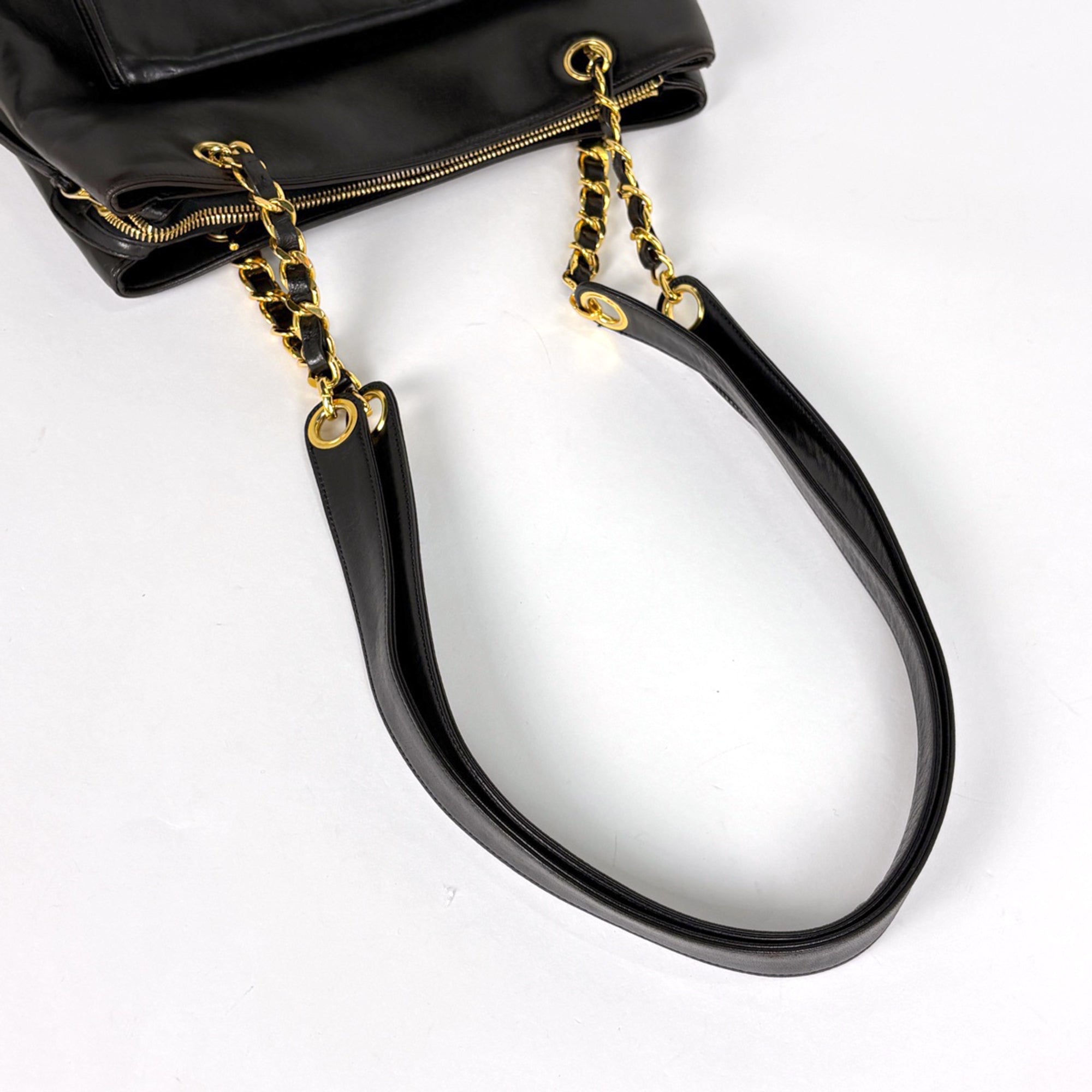 Chanel Black Leather Tote Bag (Pre-Owned)