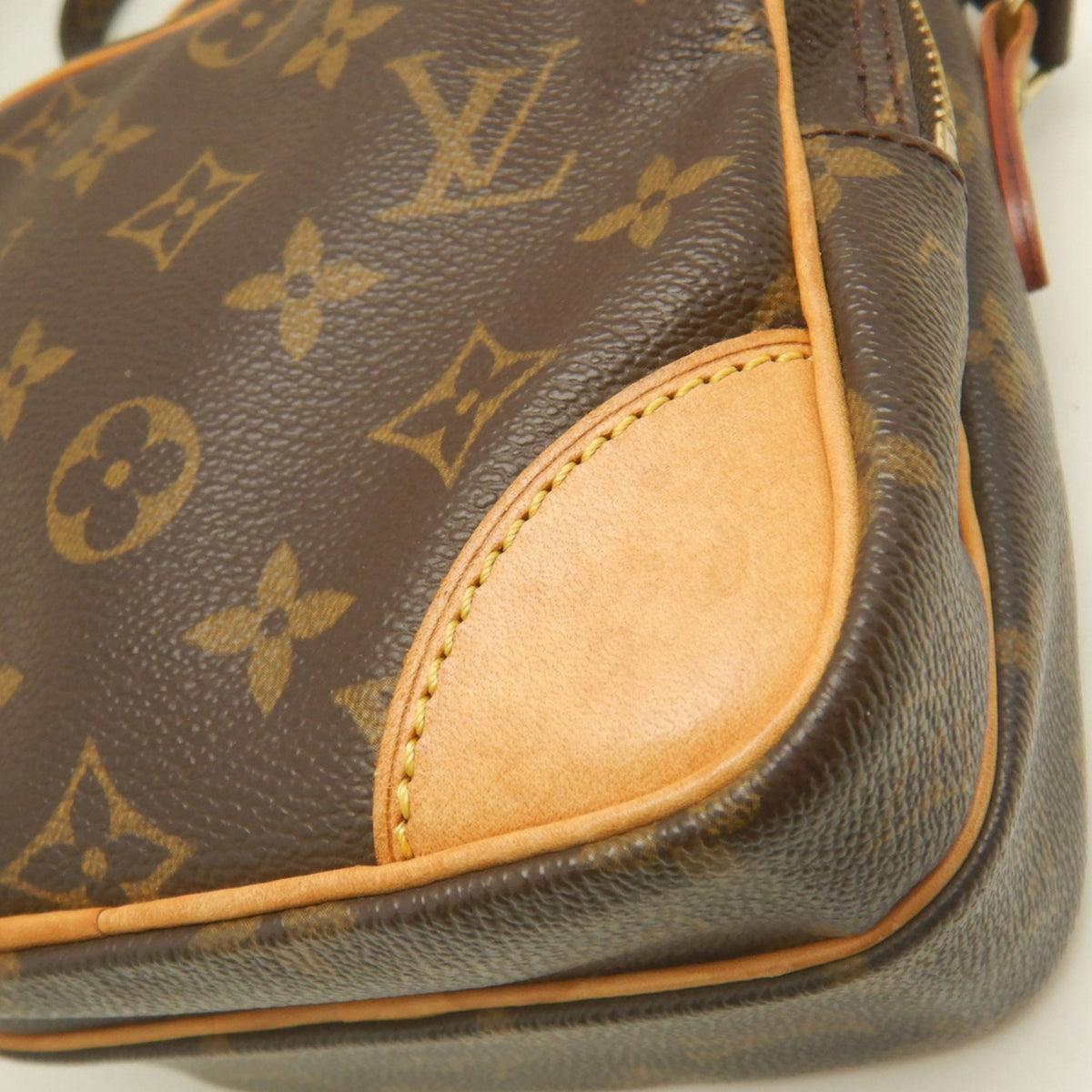 Louis Vuitton Brown Monogram Canvas Shoulder Bag (Pre-Owned)