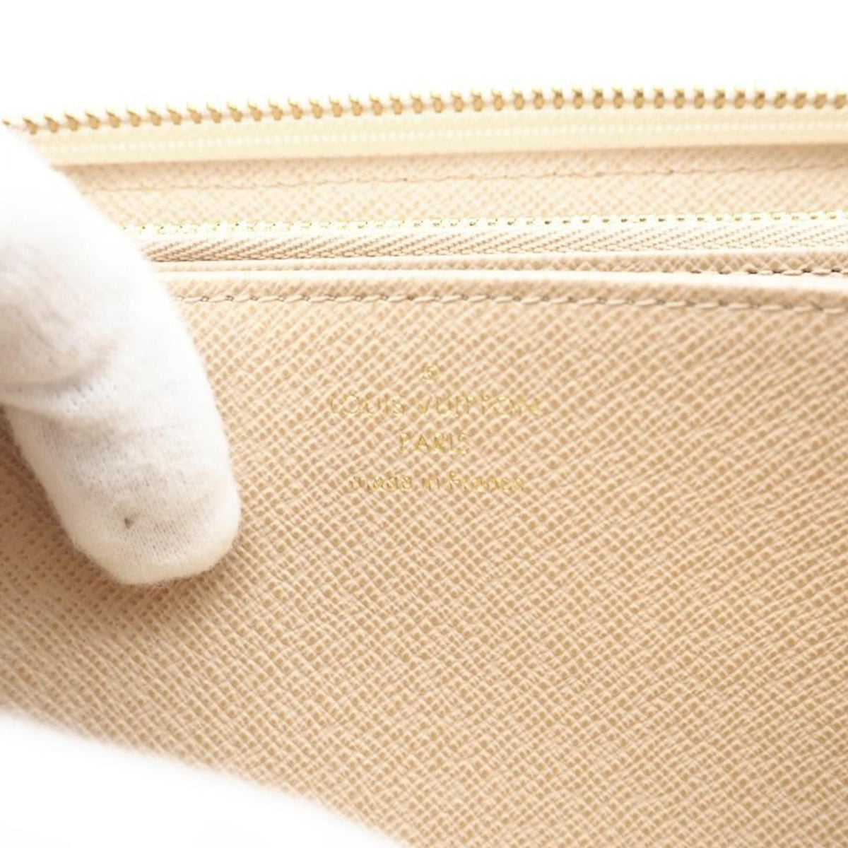 Louis Vuitton Beige White Nylon Leather Long Wallet (Bi-Fold) (Pre-Owned)