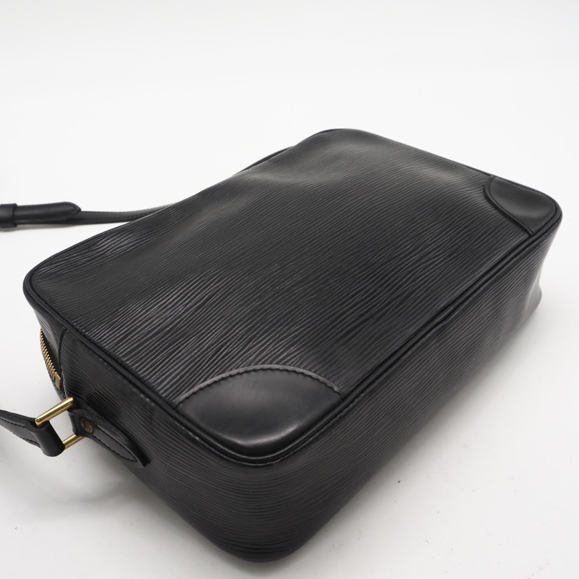 Louis Vuitton Black Noir Leather Shoulder Bag (Pre-Owned)