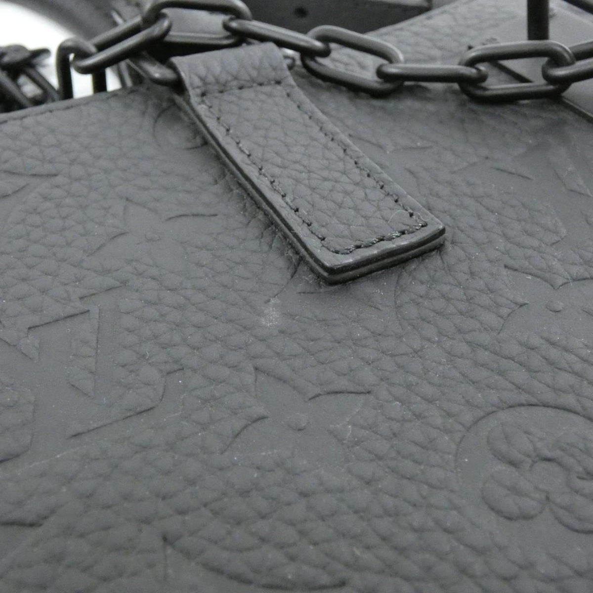 Louis Vuitton Black Leather Handbag (Pre-Owned)