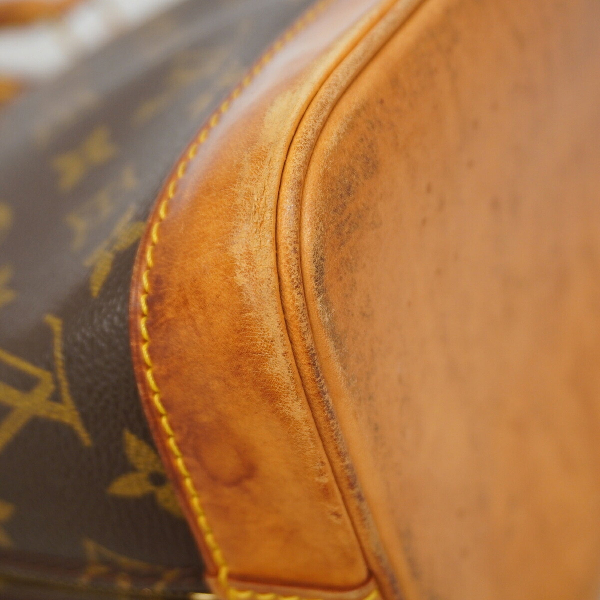 Louis Vuitton Brown Handbag (Pre-Owned)