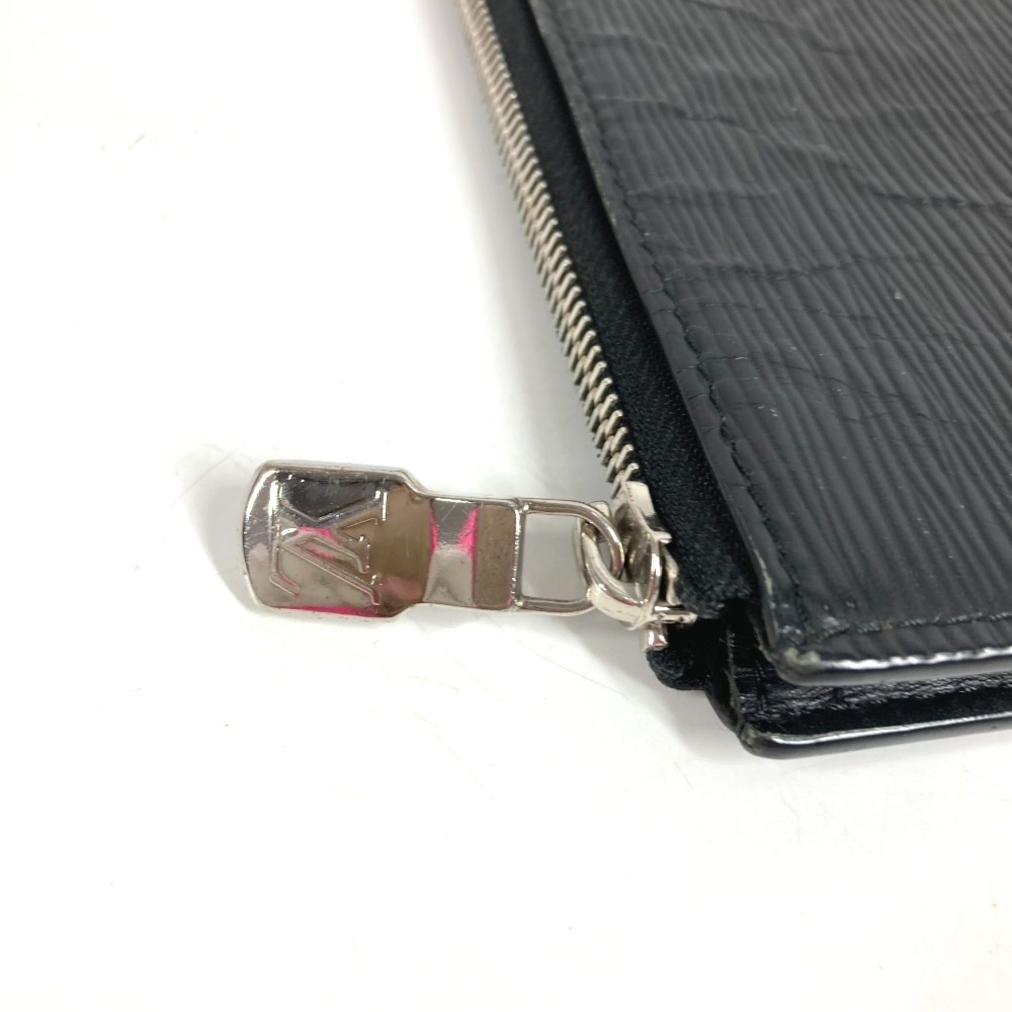 Louis Vuitton Black Noir Epi Leather Clutch Bag Pochette (Pre-Owned)