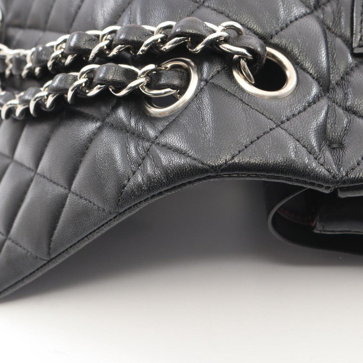 Chanel Black Leather Handbag Shoulder Bag (Pre-Owned)