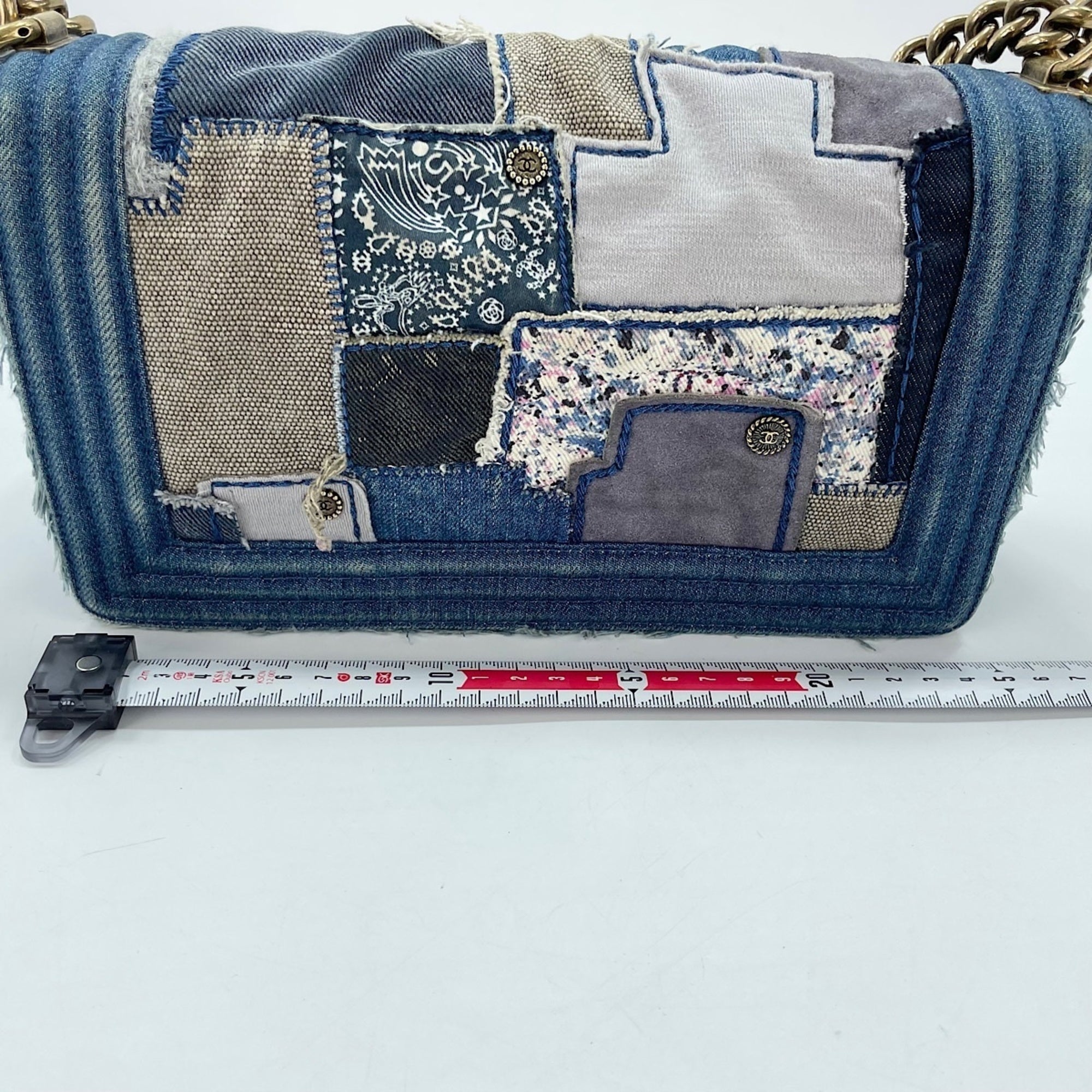 Chanel Blue Shoulder Bag (Pre-Owned)