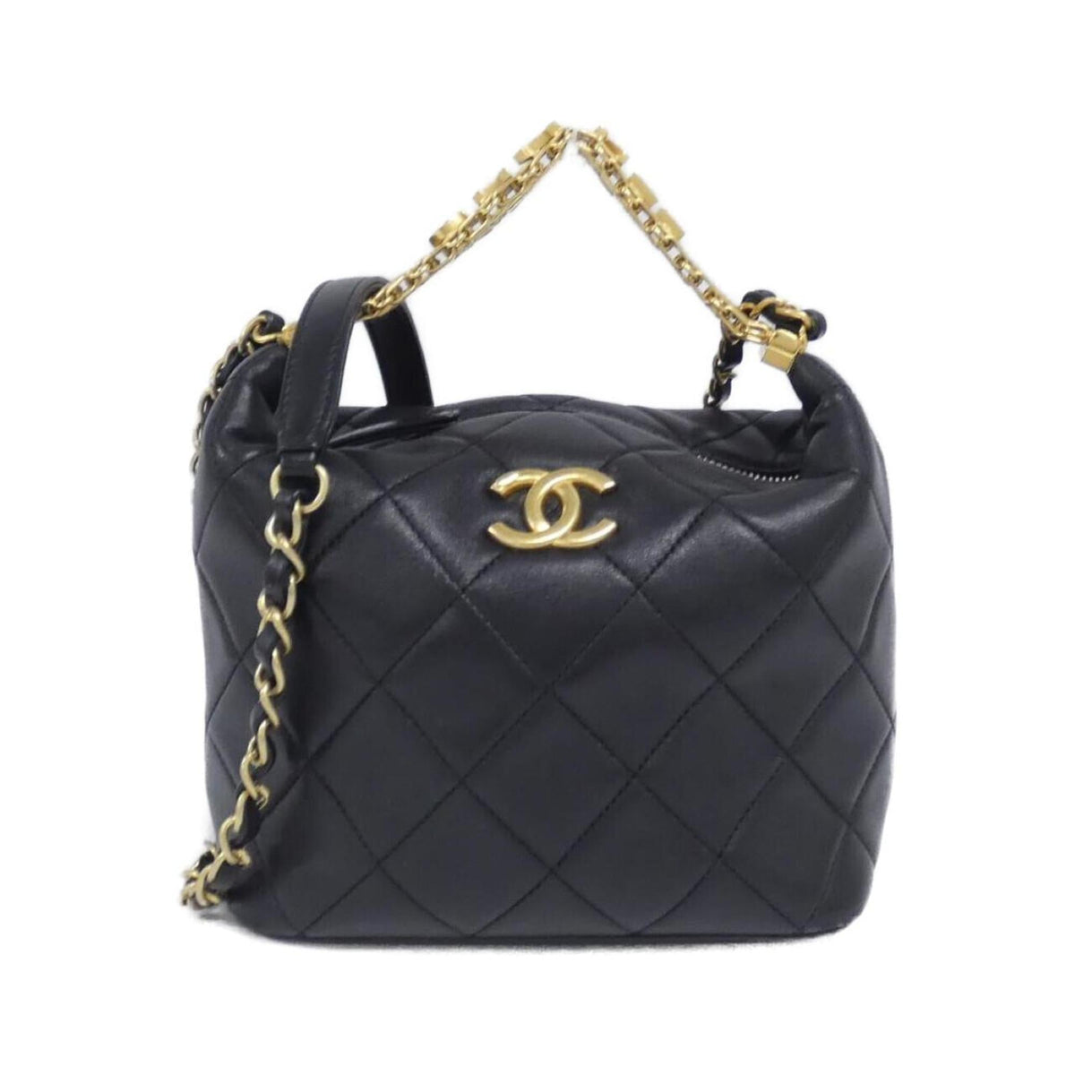 Chanel Black Leather Shoulder Bag (Pre-Owned)