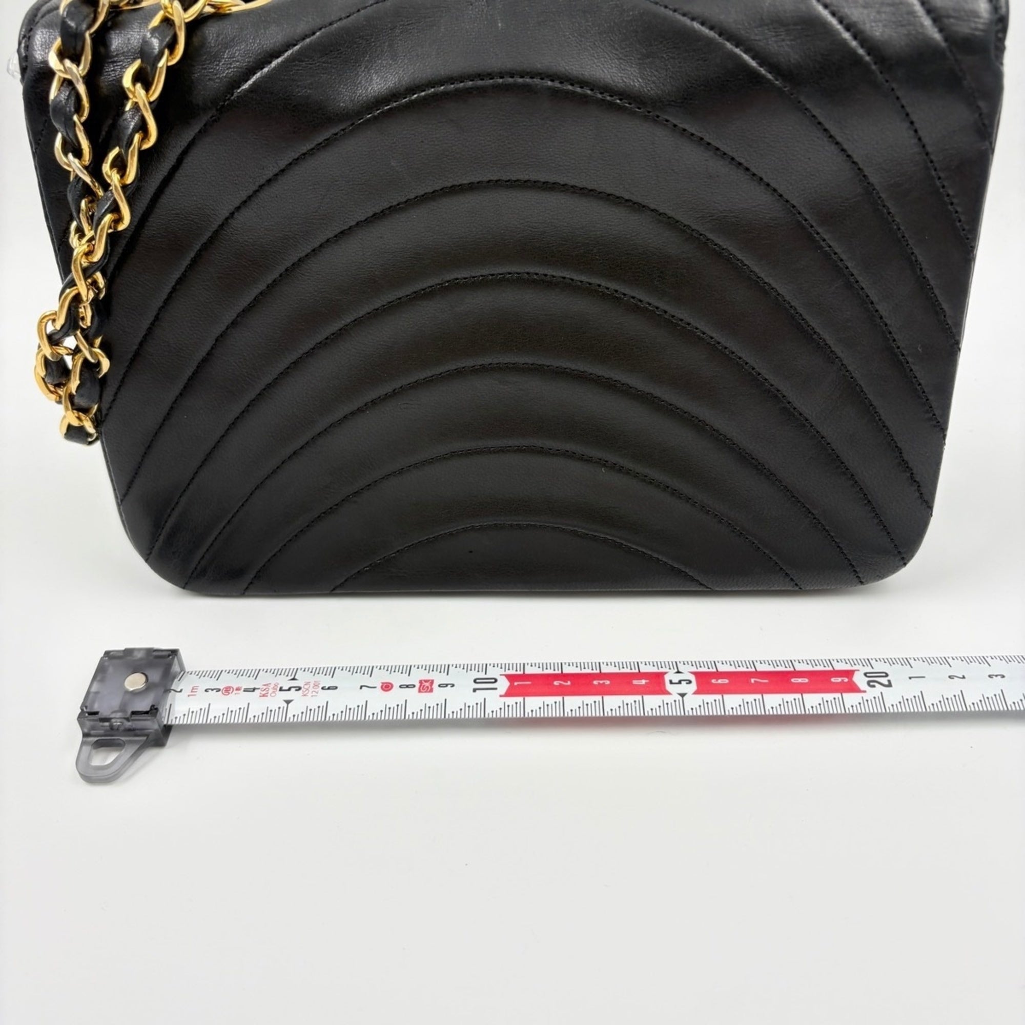 Chanel Black Handbag (Pre-Owned)
