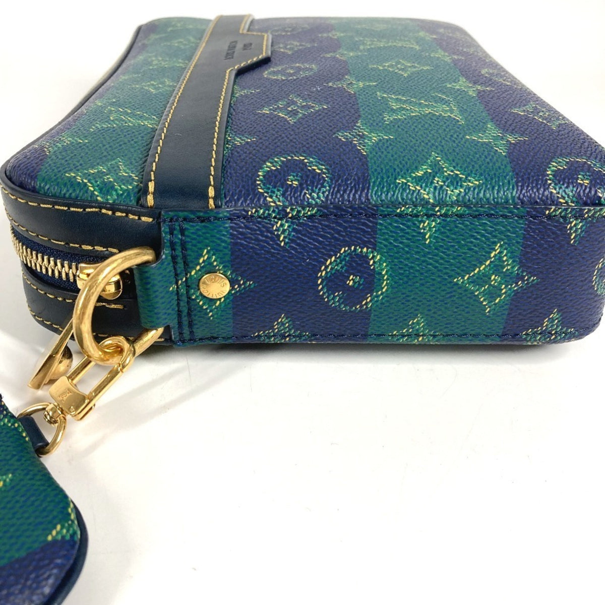 Louis Vuitton Blue Green Clutch Bag (Pre-Owned)