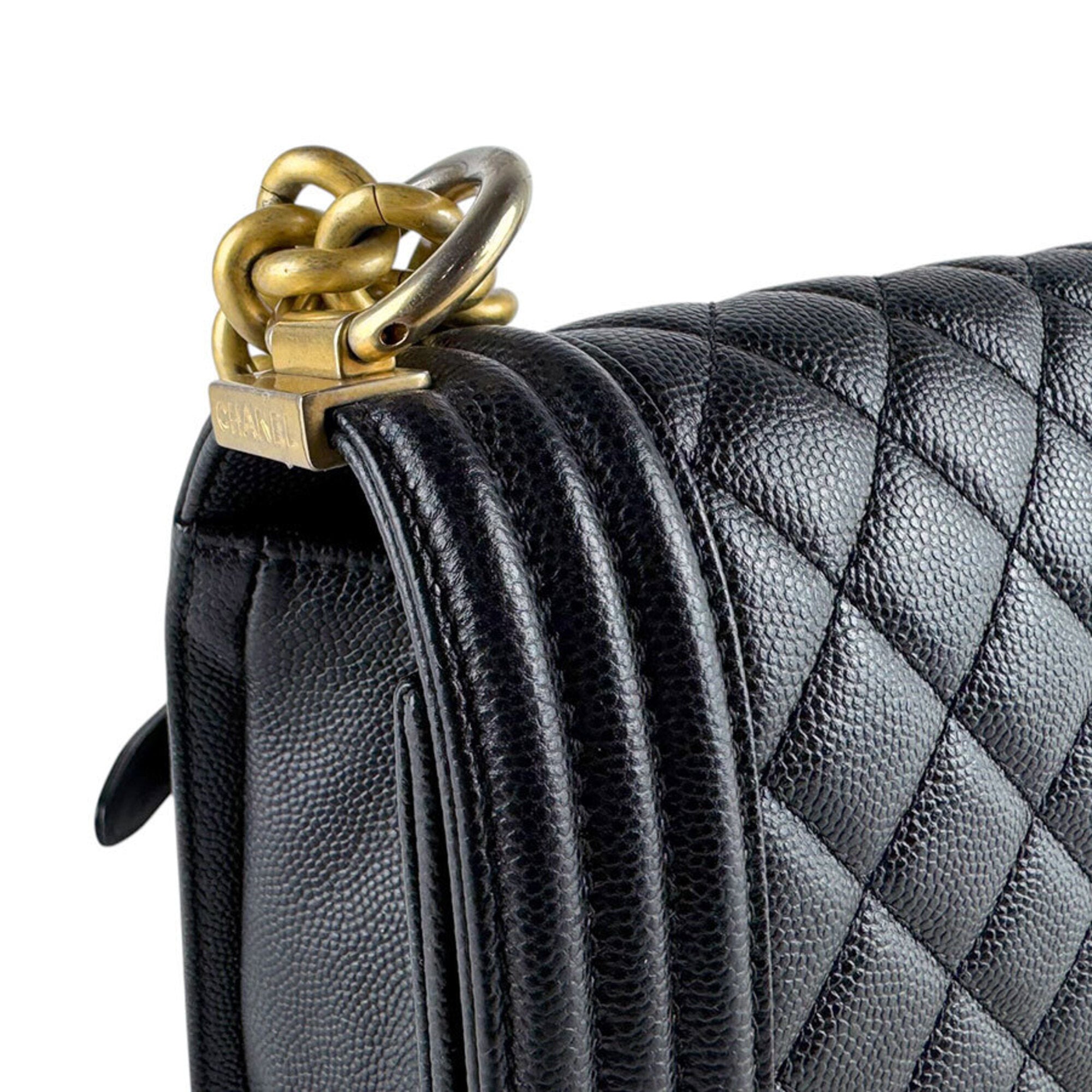 Chanel Black Grained Calfskin Shoulder Bag (Pre-Owned)
