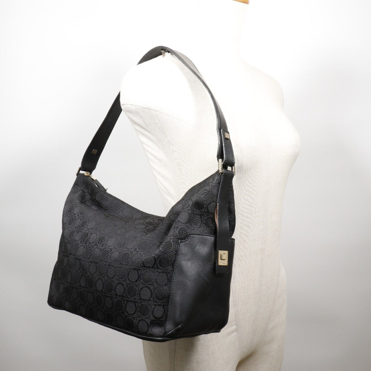 Salvatore Ferragamo Gancini Black Canvas Shoulder Bag (Pre-Owned)