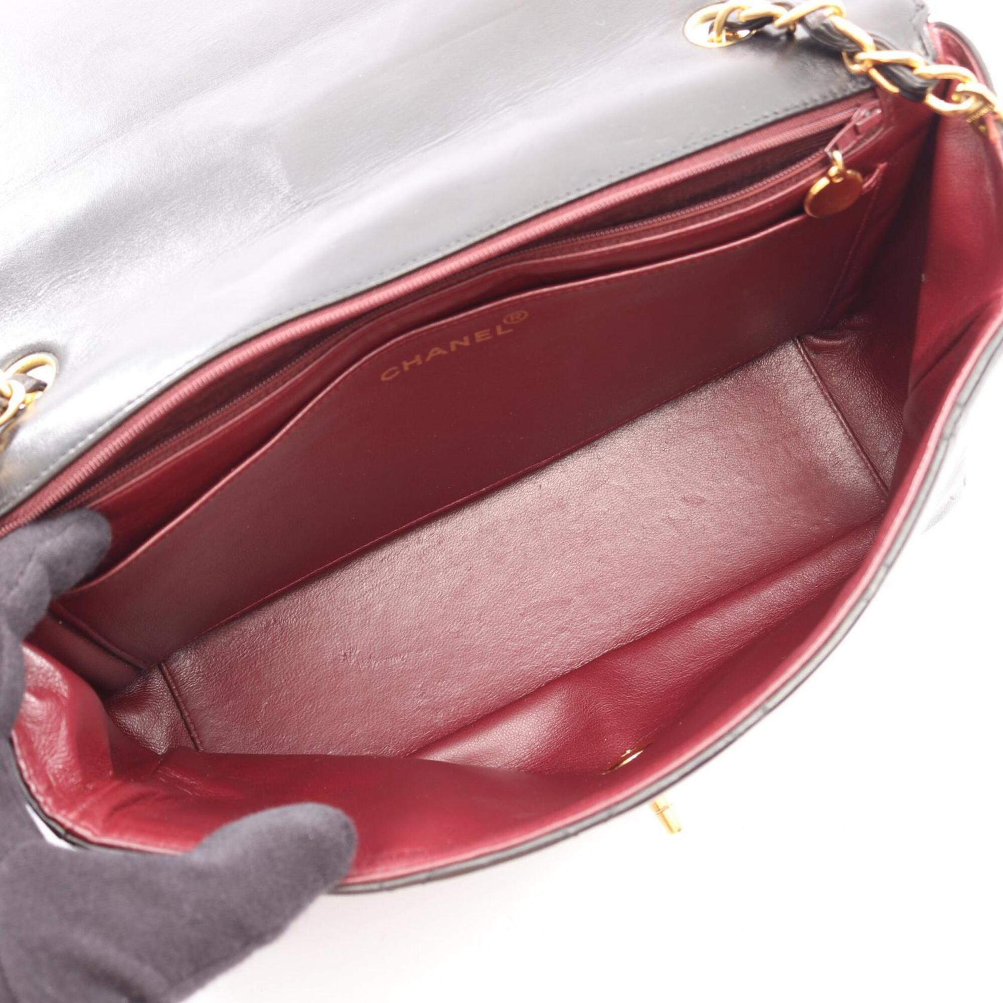 Chanel Matelasse Black Leather Handbag Shoulder Bag (Pre-Owned)